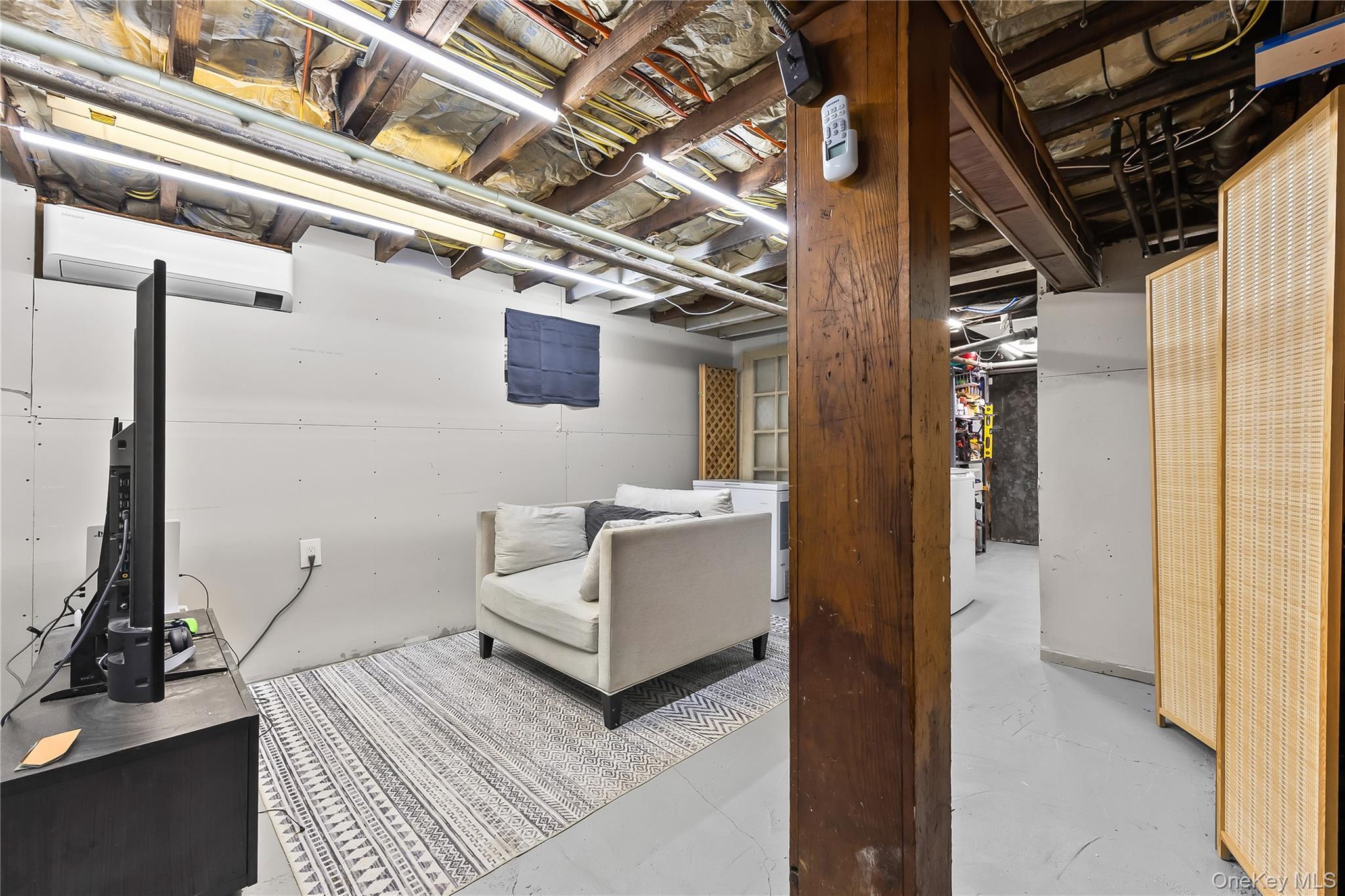 Single Family Beechwood  Westchester County, NY 10553, MLS-886277-22