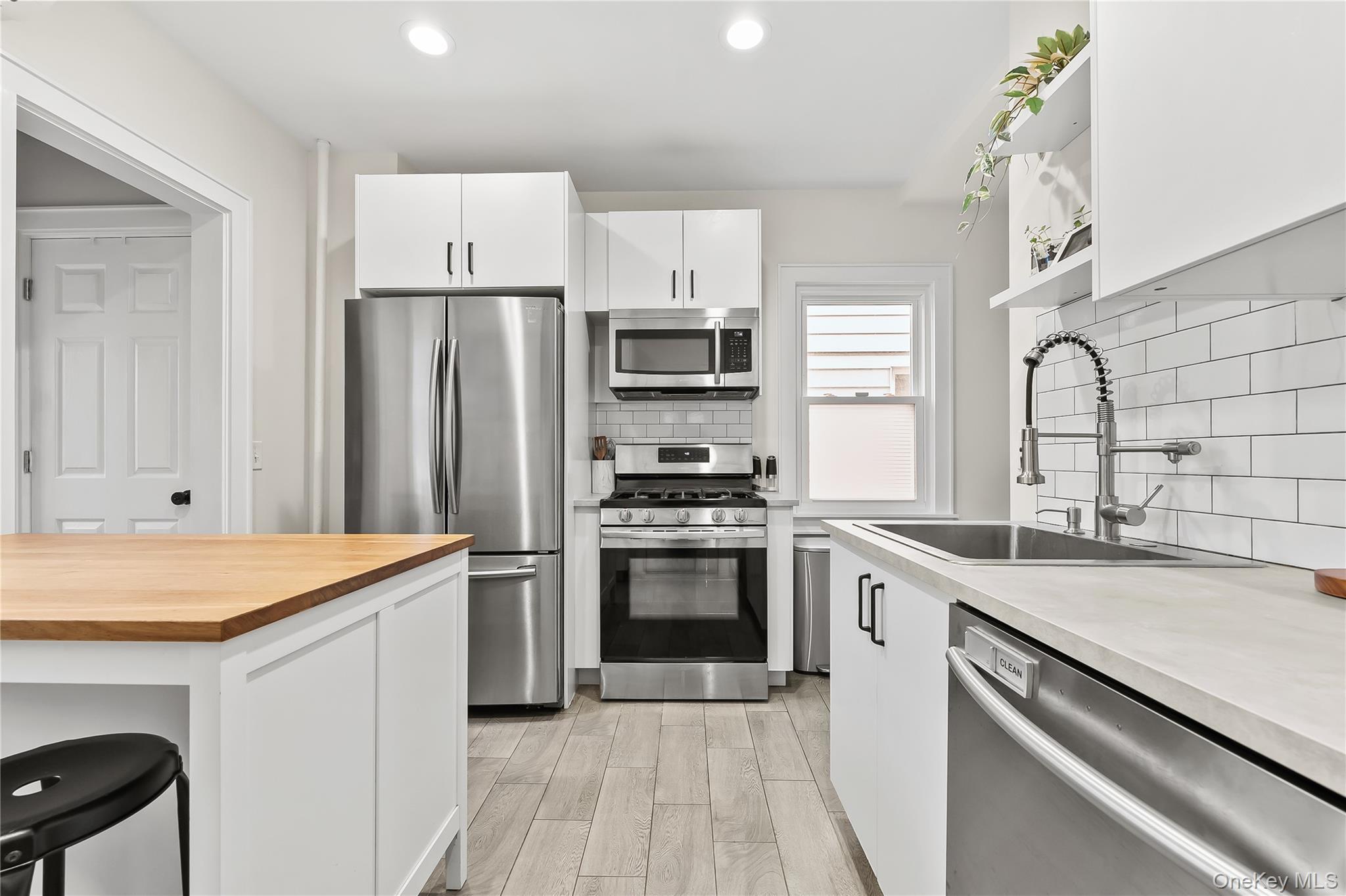 Single Family Beechwood  Westchester County, NY 10553, MLS-886277-8