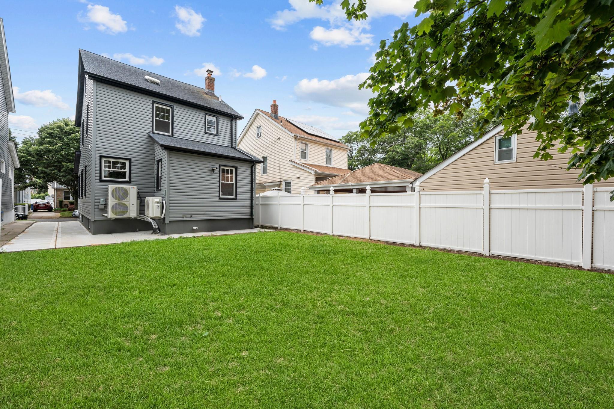 Single Family Weller  Queens, NY 11422, MLS-886286-15