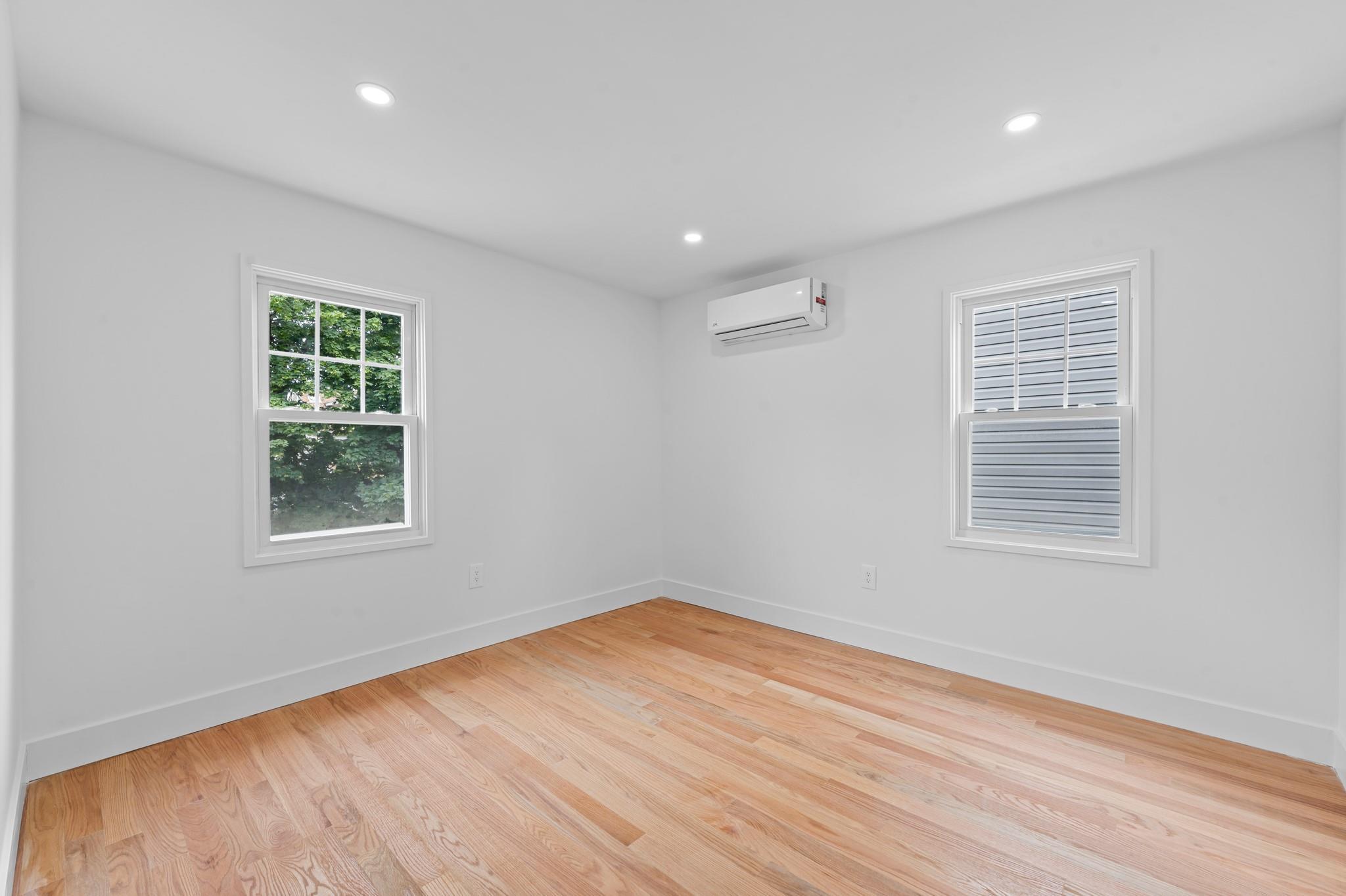 Single Family Weller  Queens, NY 11422, MLS-886286-9
