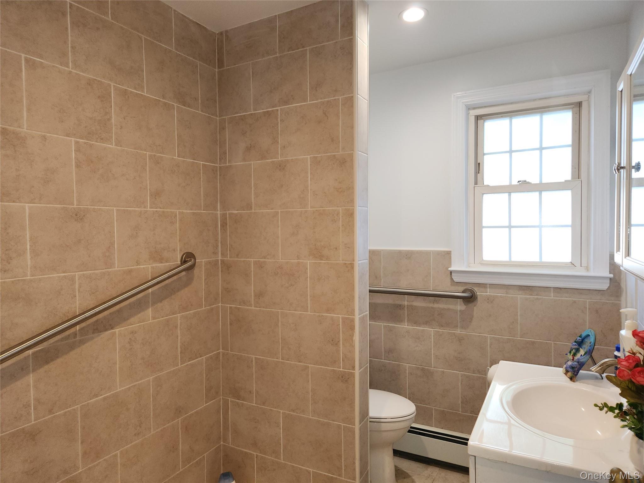 Single Family Argyle  Nassau County, NY 11580, MLS-886292-13