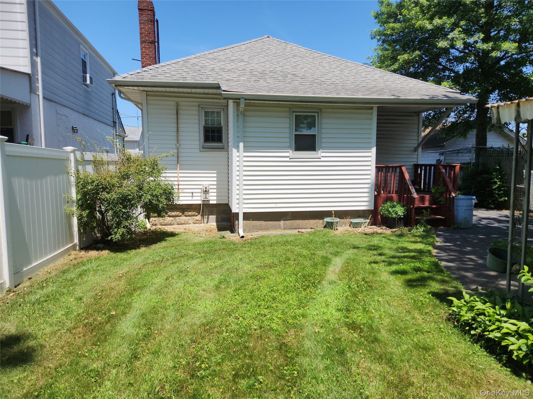 Single Family Argyle  Nassau County, NY 11580, MLS-886292-3
