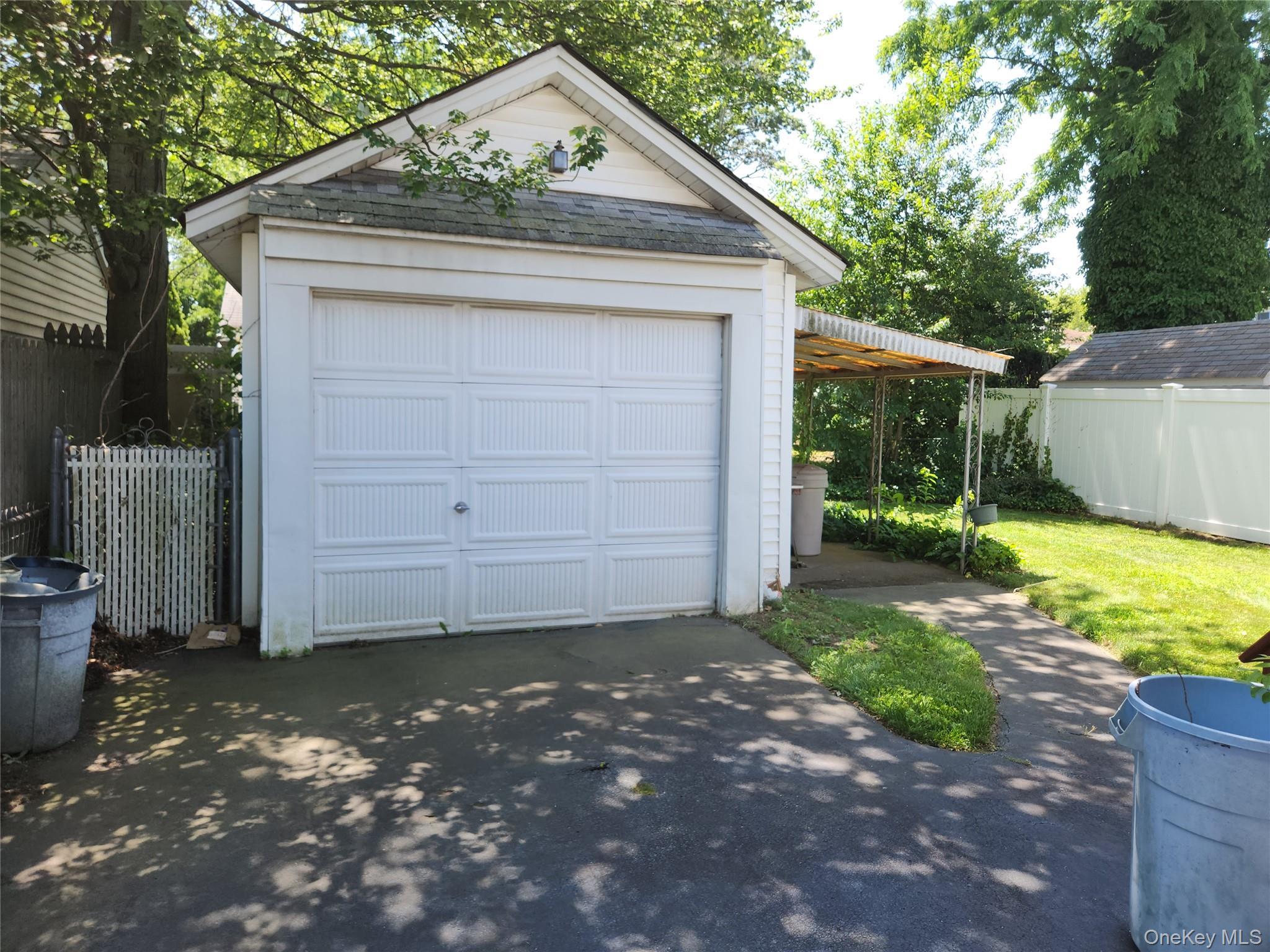 Single Family Argyle  Nassau County, NY 11580, MLS-886292-5