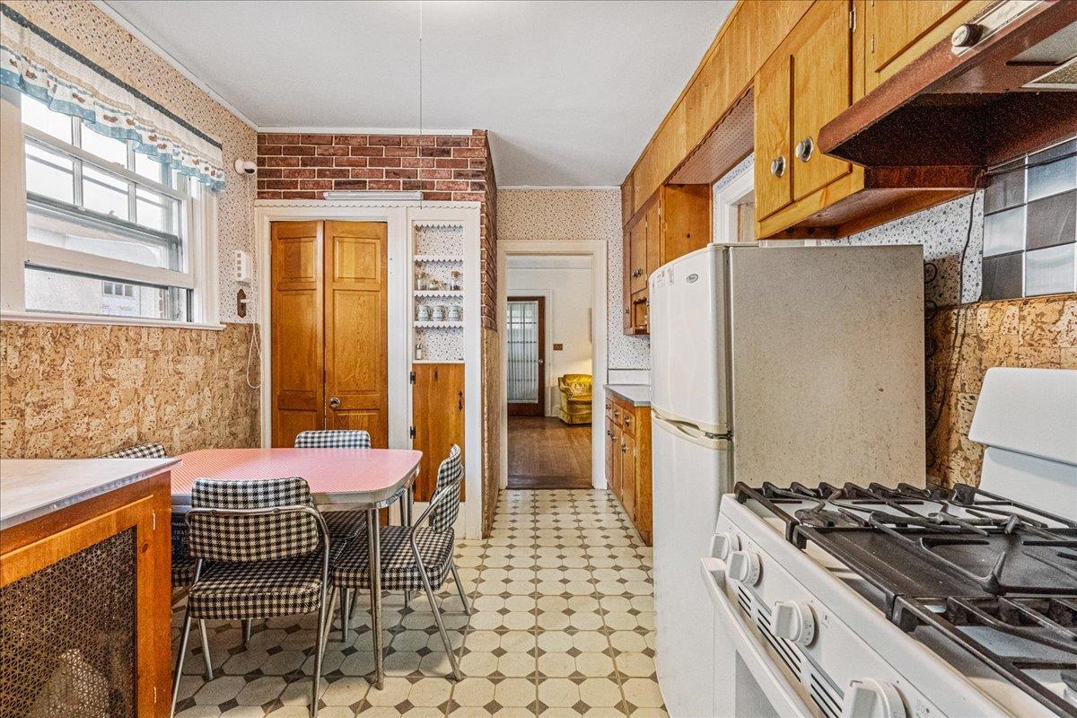 Single Family Cryders  Queens, NY 11357, MLS-886312-11
