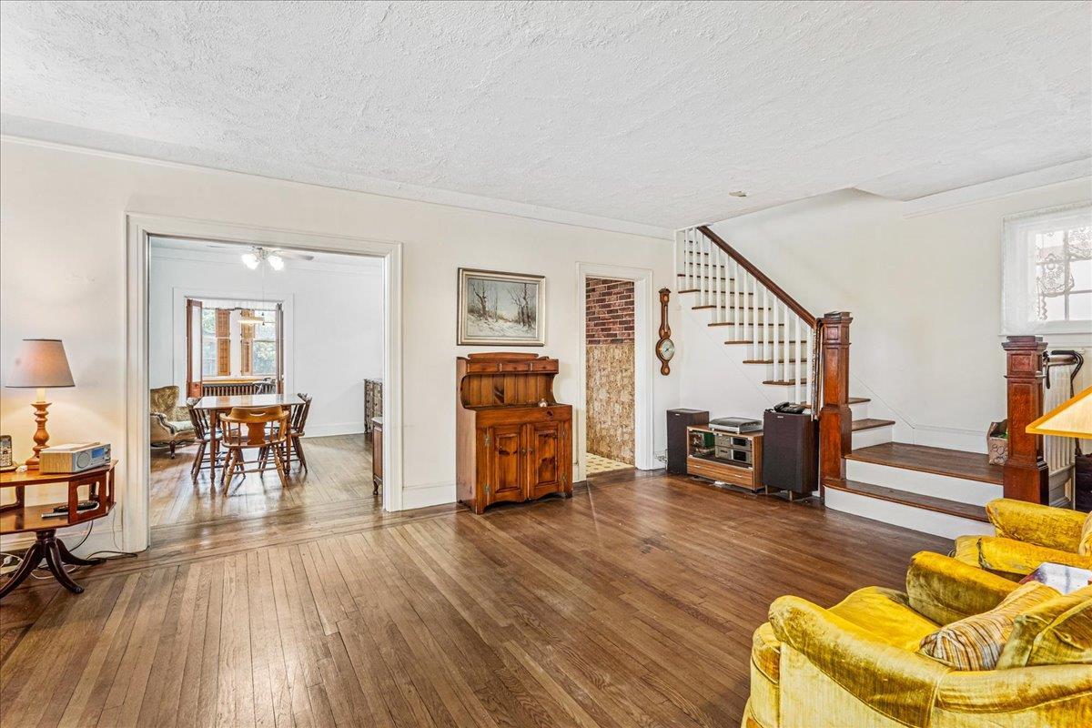 Single Family Cryders  Queens, NY 11357, MLS-886312-2