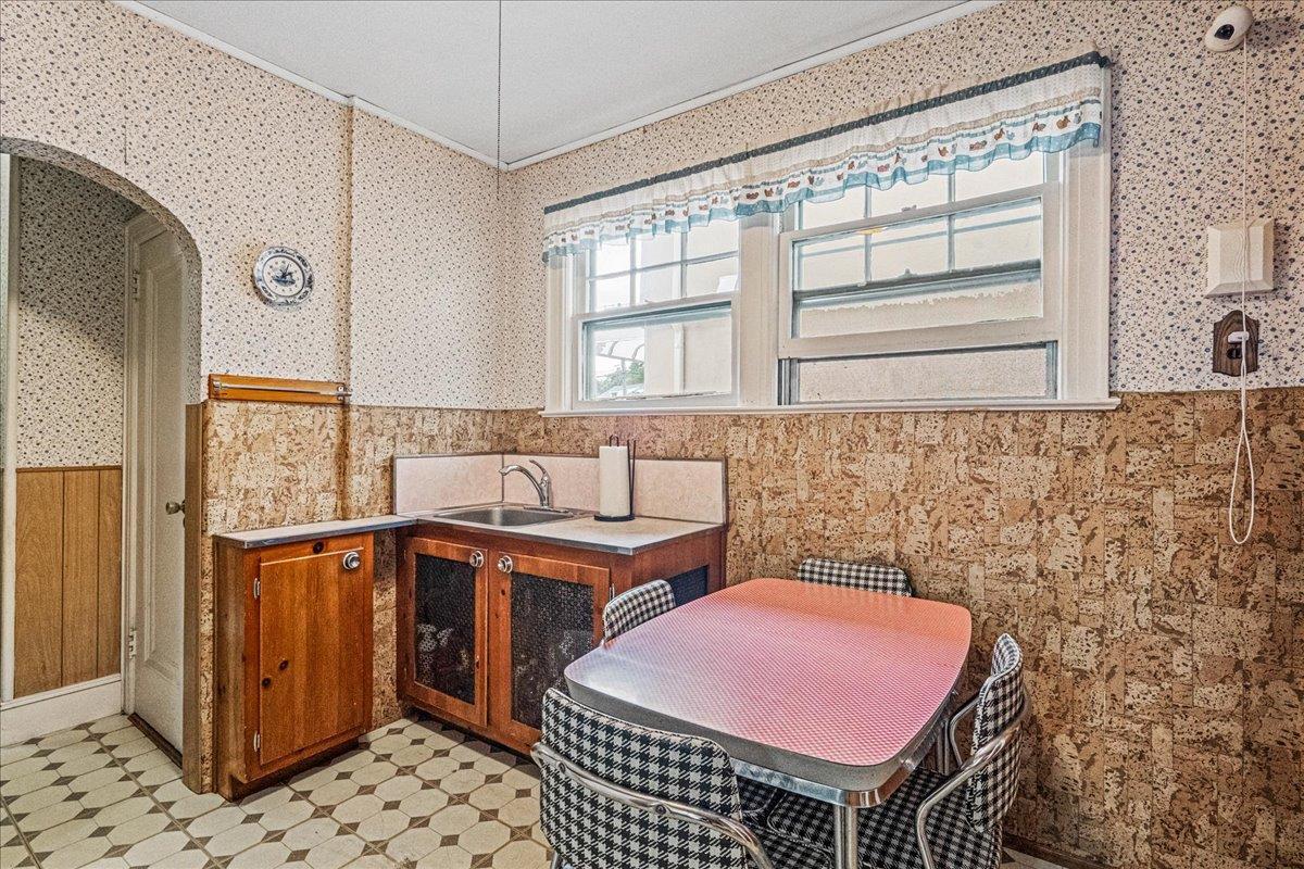 Single Family Cryders  Queens, NY 11357, MLS-886312-20