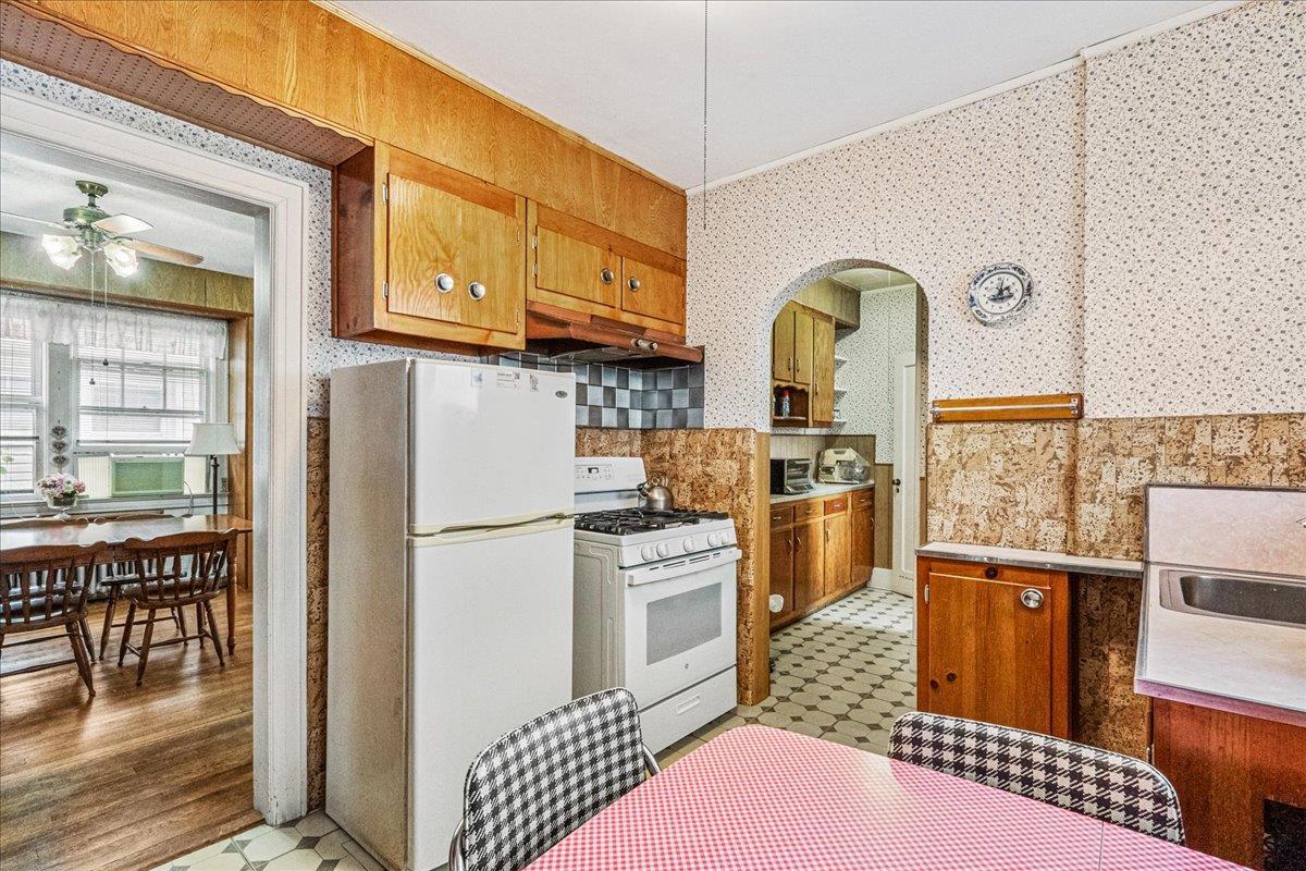 Single Family Cryders  Queens, NY 11357, MLS-886312-4