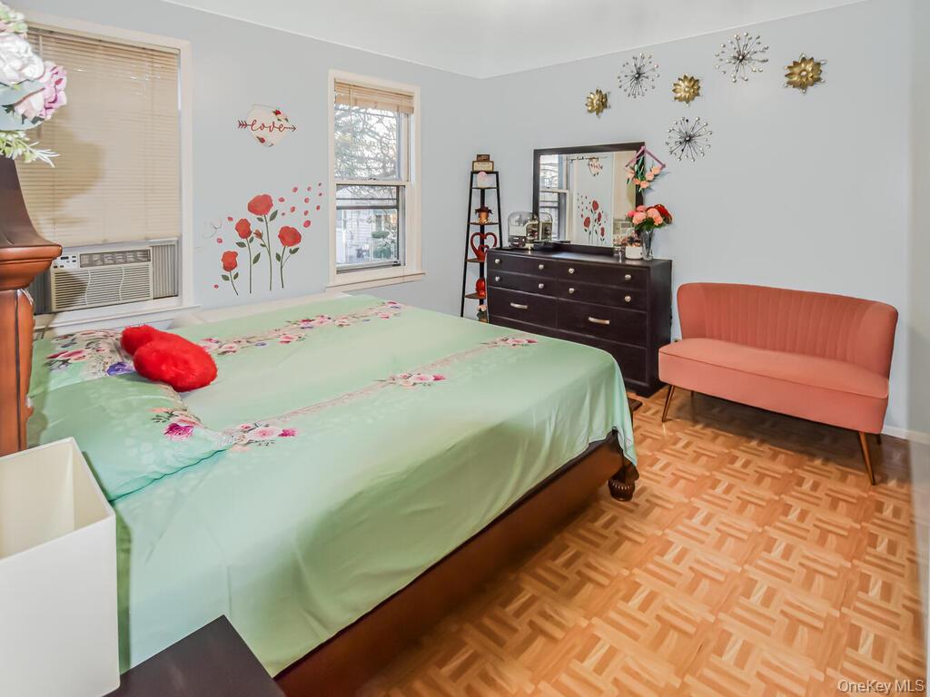 Single Family Matilda  Bronx, NY 10470, MLS-886340-10