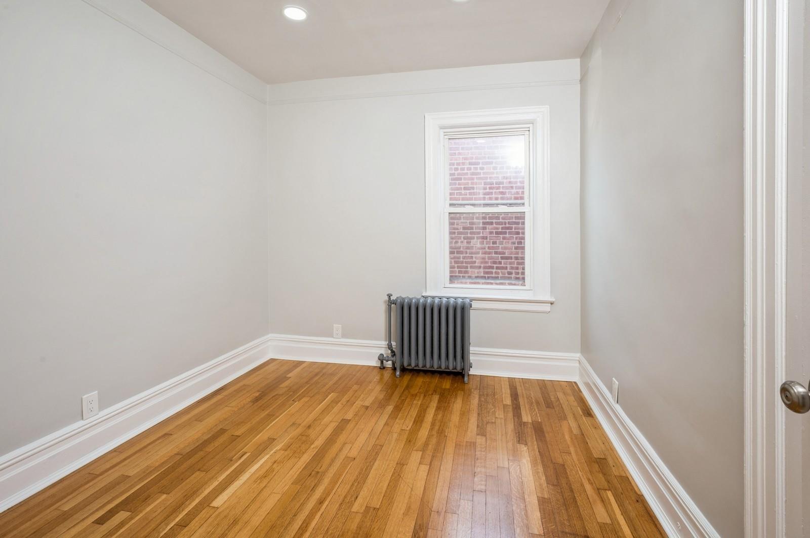 Single Family Pilot  Bronx, NY 10464, MLS-886392-12