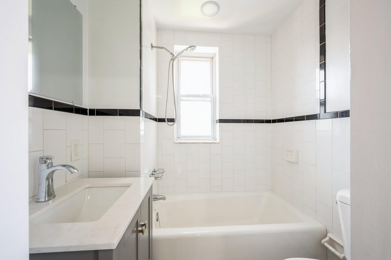 Single Family Pilot  Bronx, NY 10464, MLS-886392-15