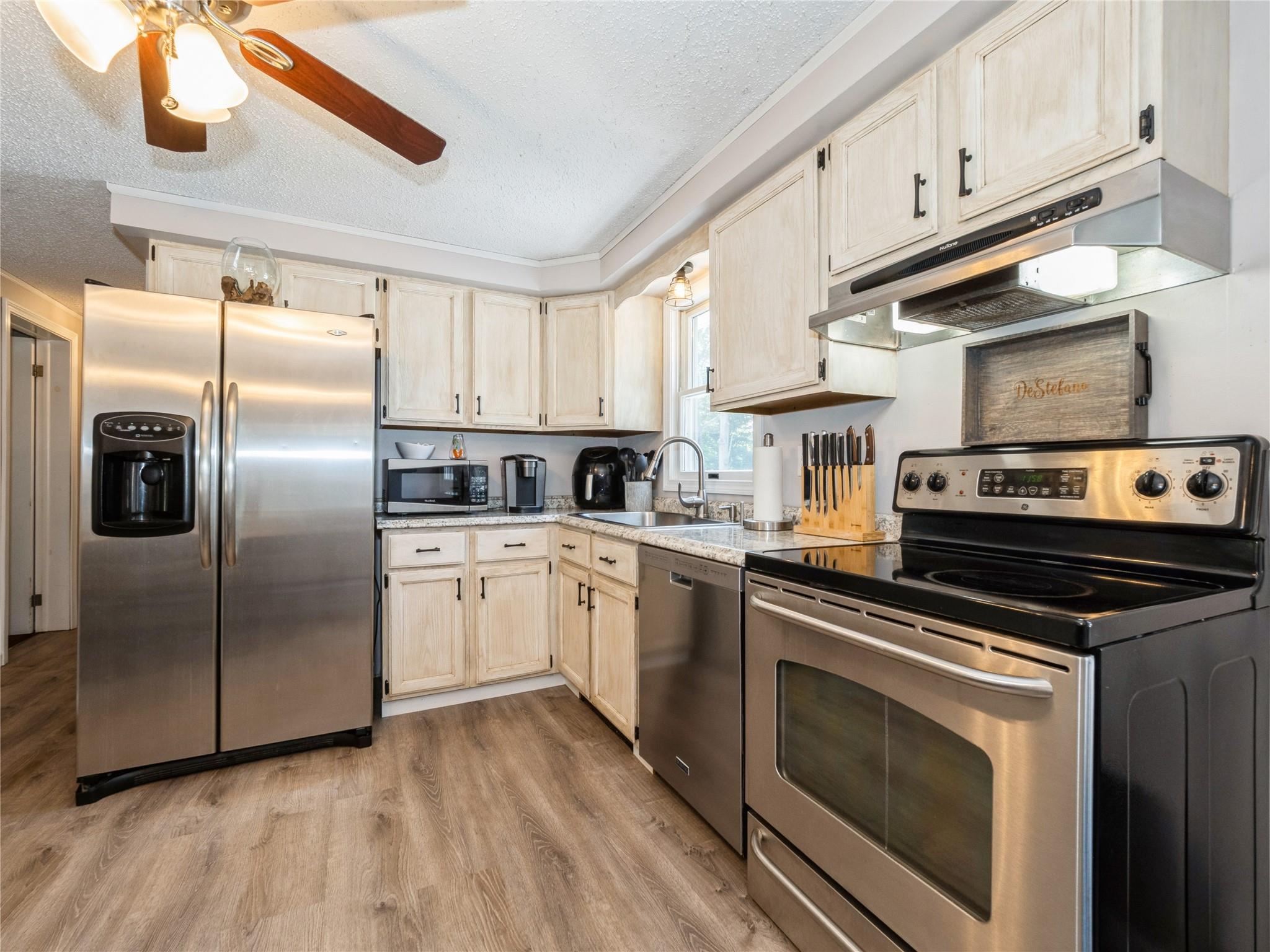 Single Family Glen  Dutchess County, NY 12522, MLS-886435-17