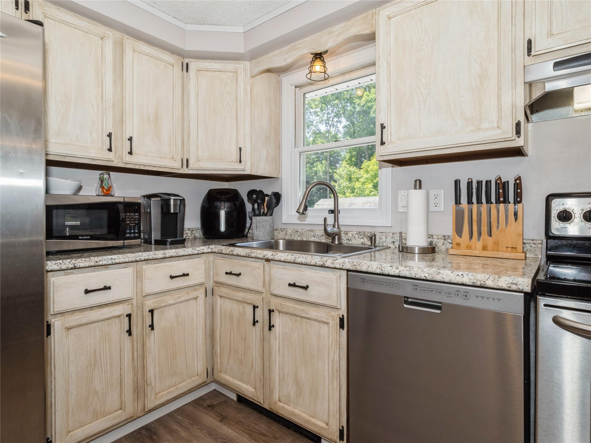 Single Family Glen  Dutchess County, NY 12522, MLS-886435-18