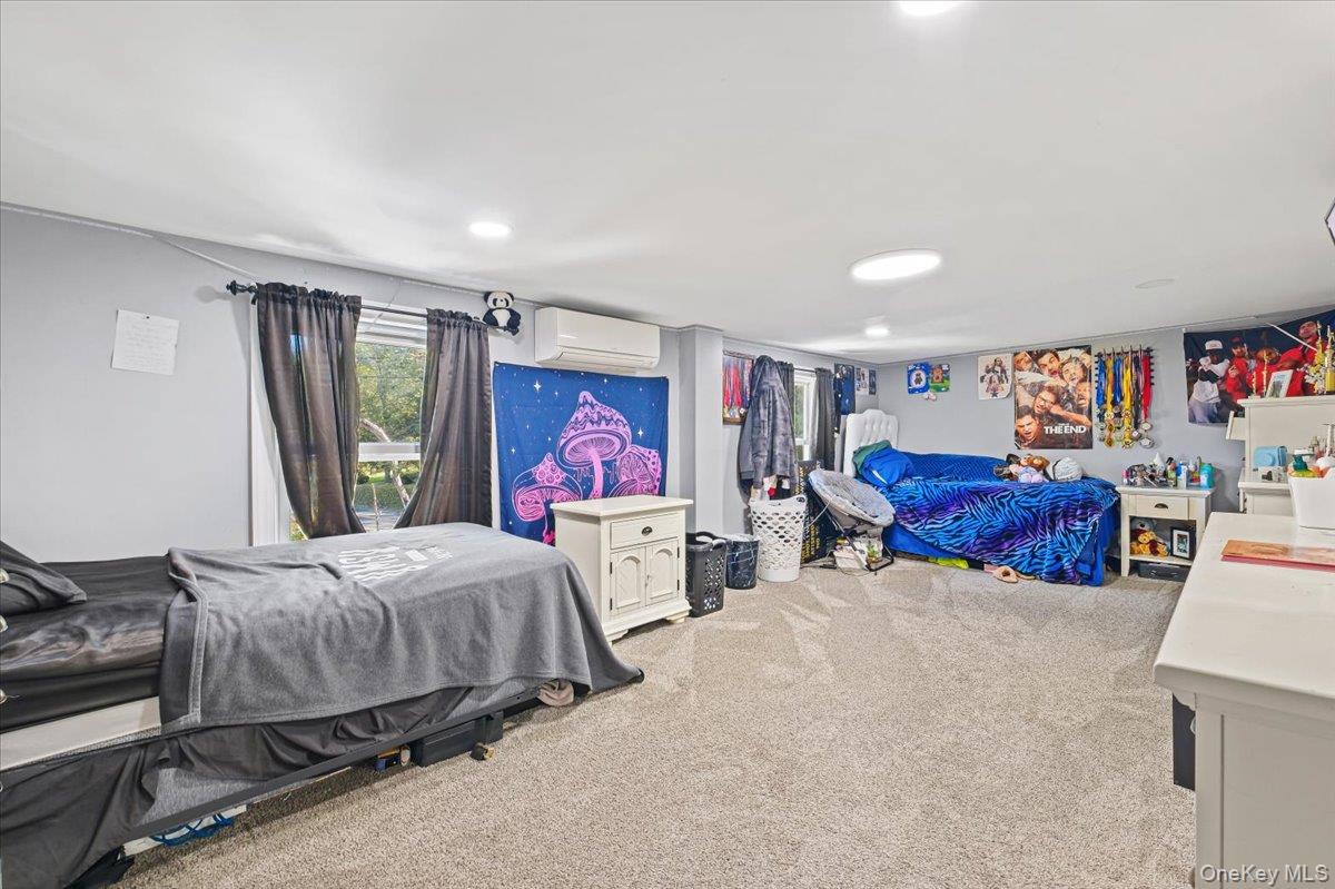 Single Family South  Ulster County, NY 12528, MLS-886460-16