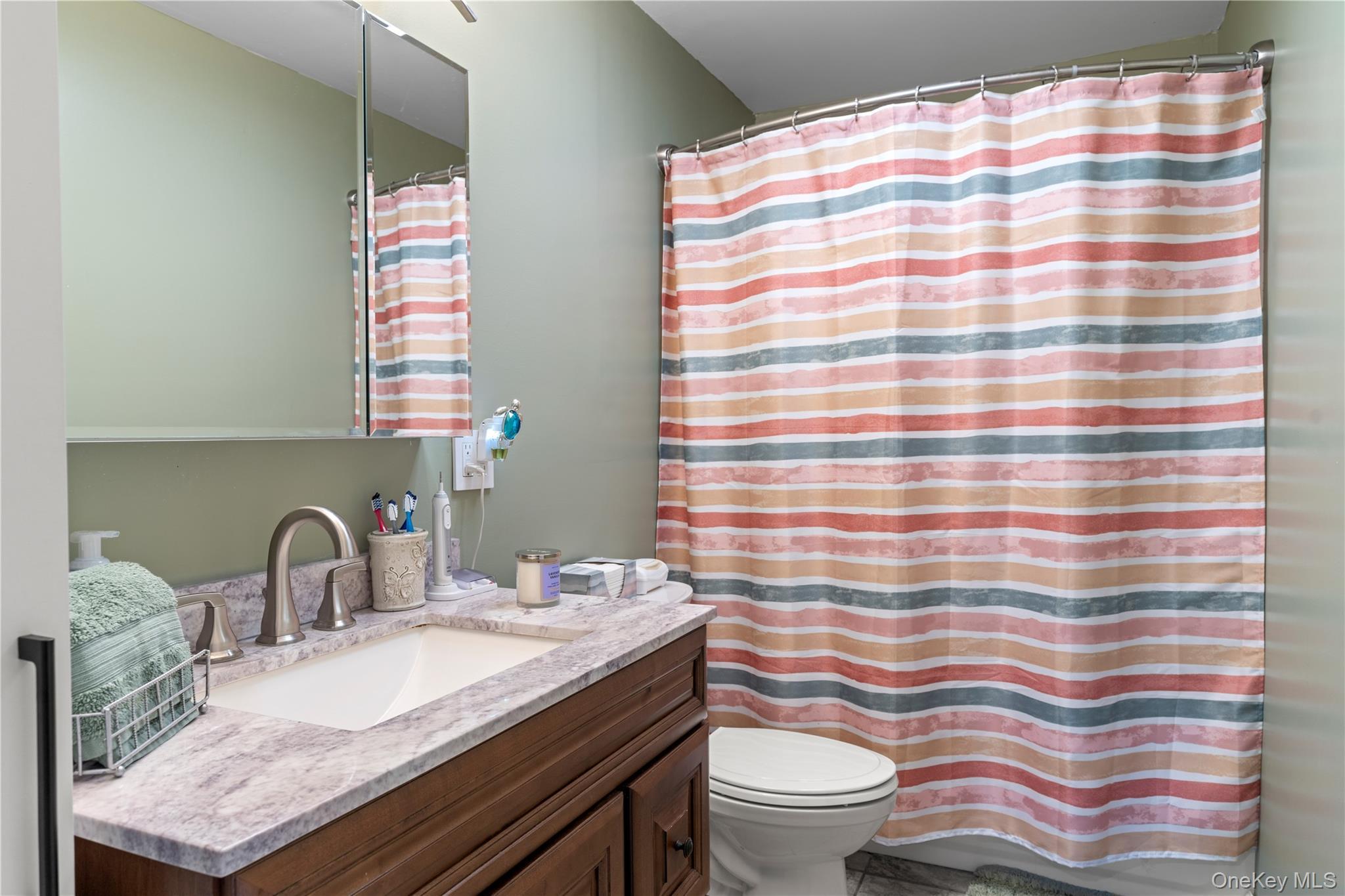 Single Family South  Ulster County, NY 12528, MLS-886460-18