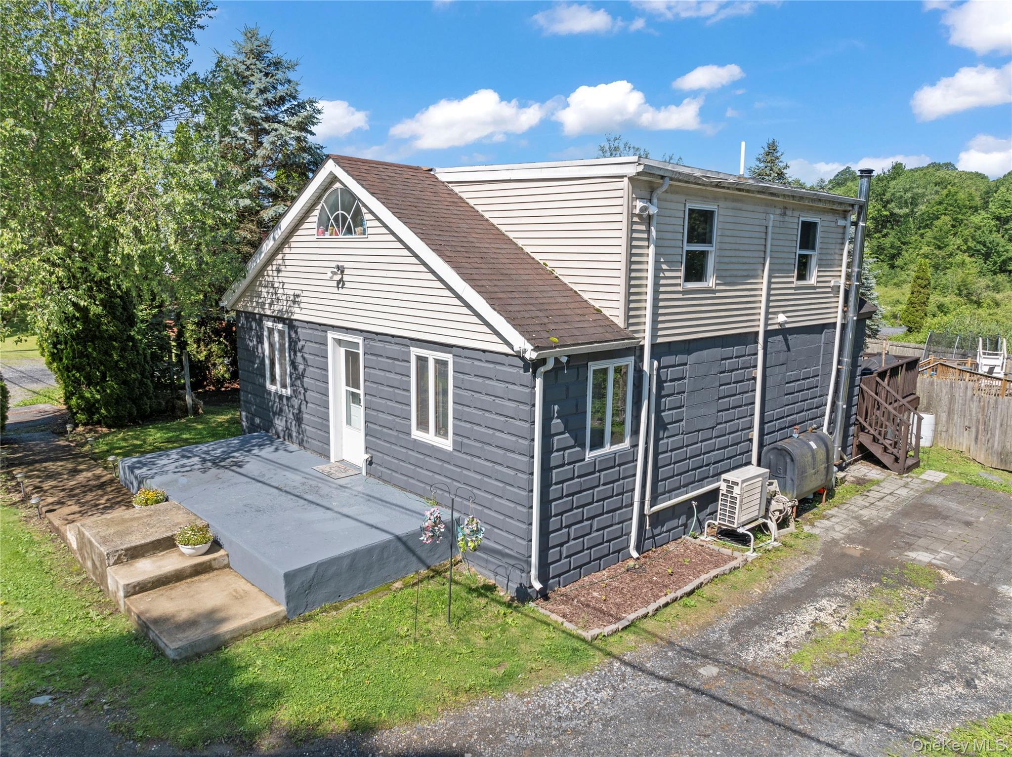 Single Family South  Ulster County, NY 12528, MLS-886460-2