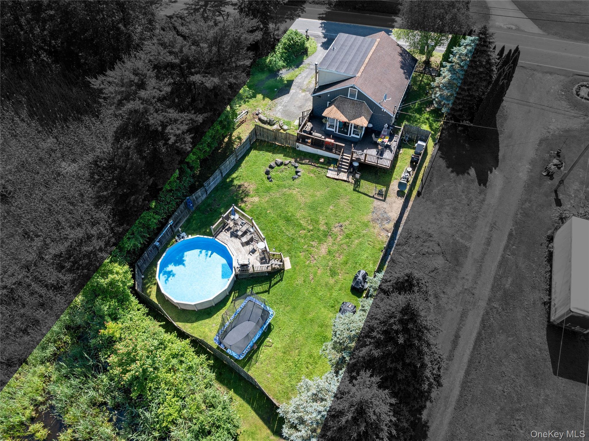 Single Family South  Ulster County, NY 12528, MLS-886460-24