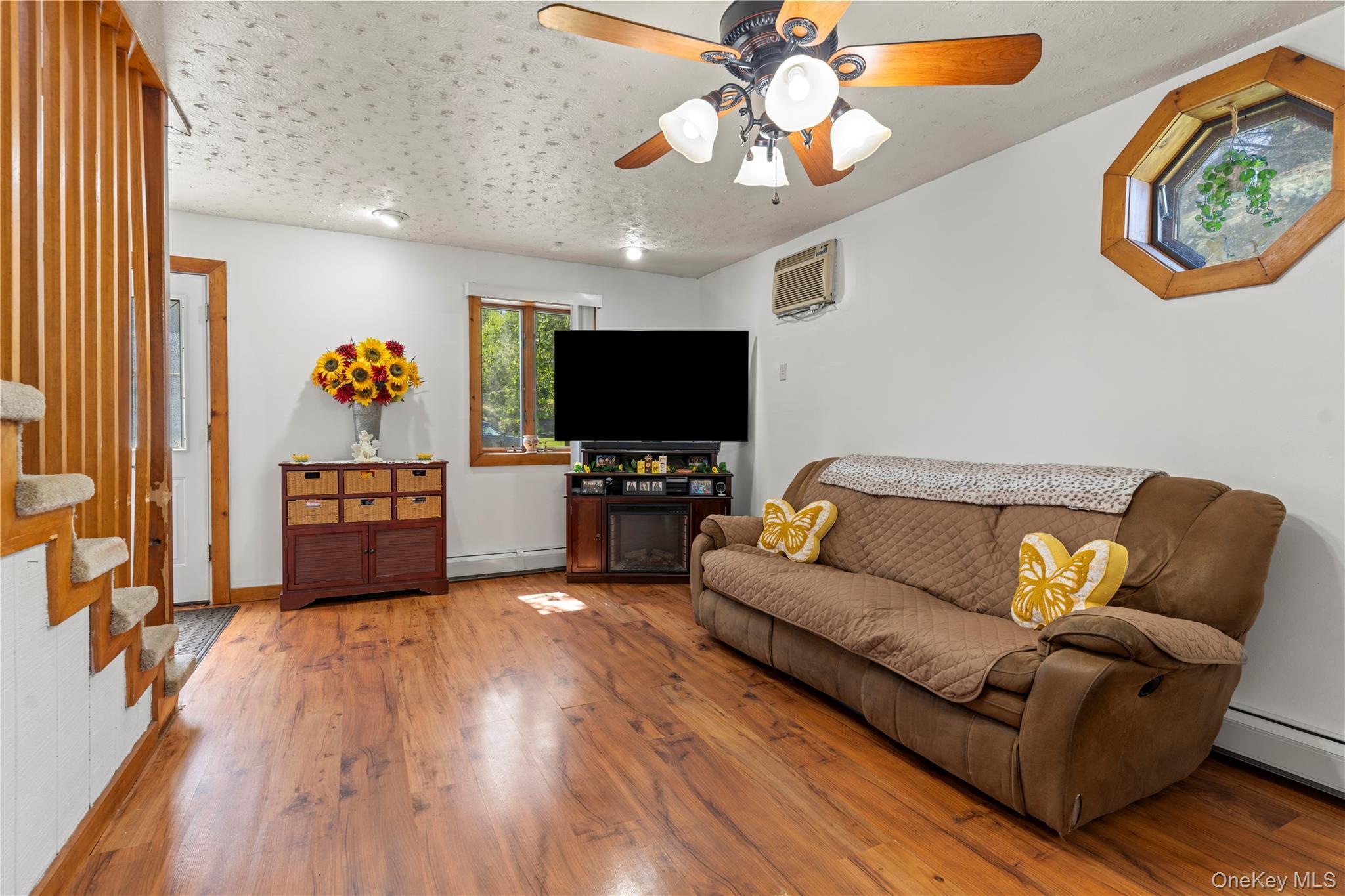 Single Family South  Ulster County, NY 12528, MLS-886460-5