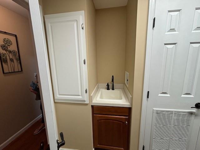 Single Family Old Country  Suffolk County, NY 11901, MLS-886462-36