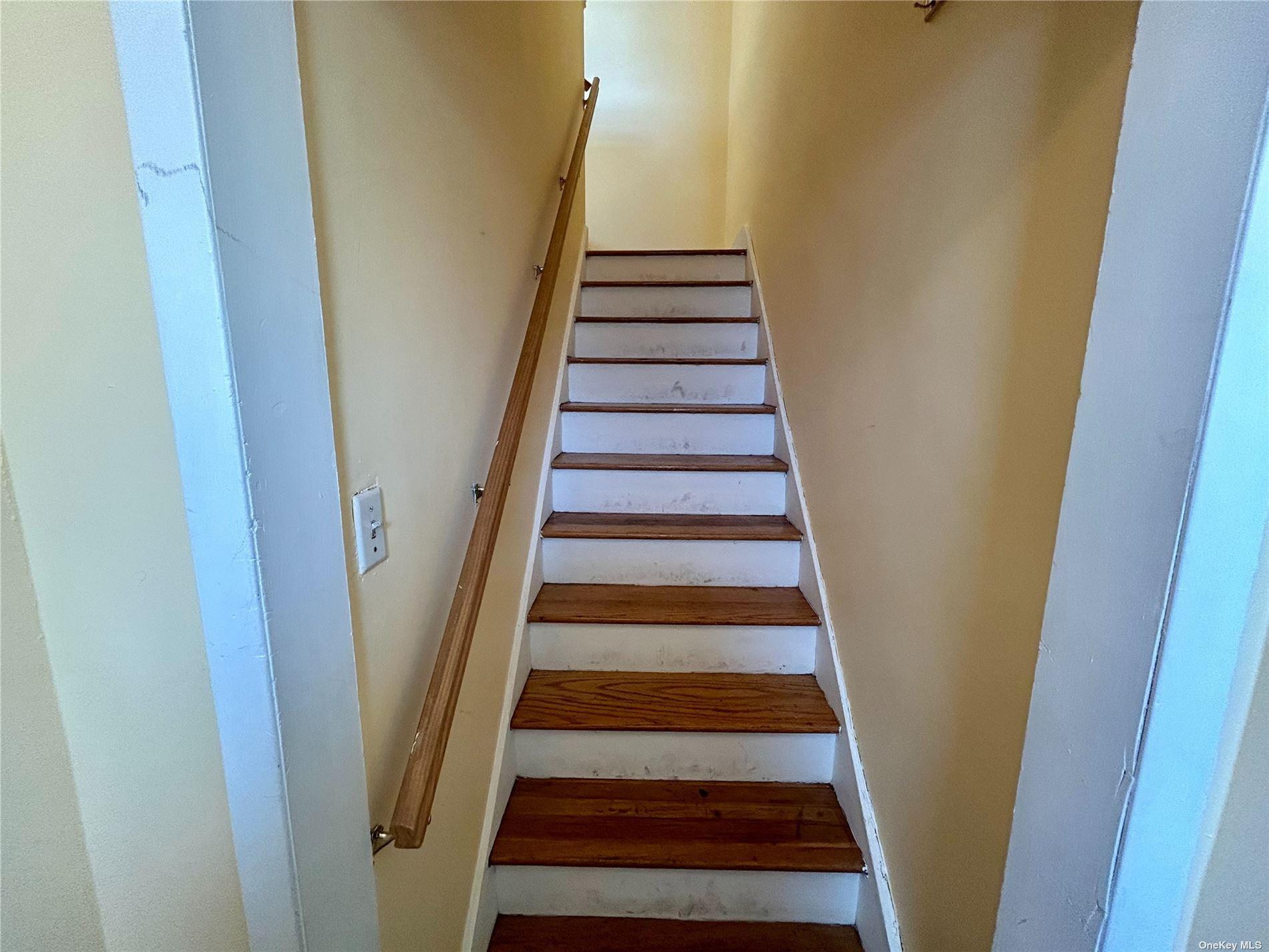 Apartment 255th Street  Queens, NY 11004, MLS-886525-10