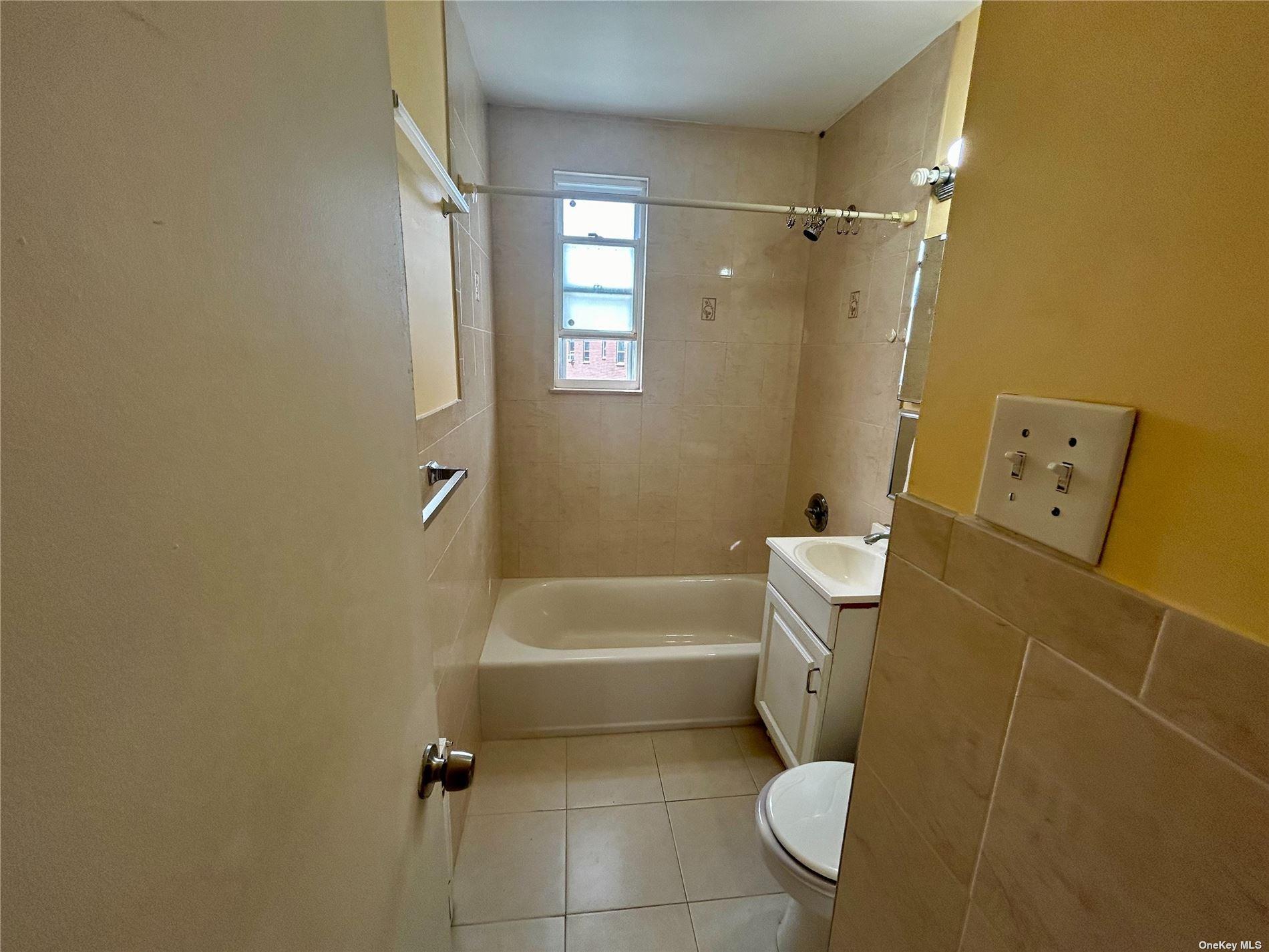 Apartment 255th Street  Queens, NY 11004, MLS-886525-8