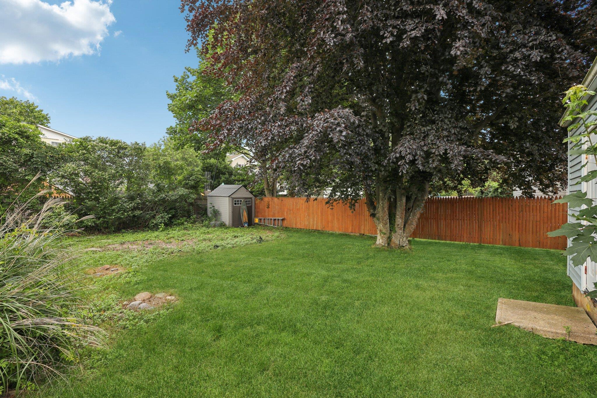 Single Family Lombardy  Suffolk County, NY 11967, MLS-886559-29