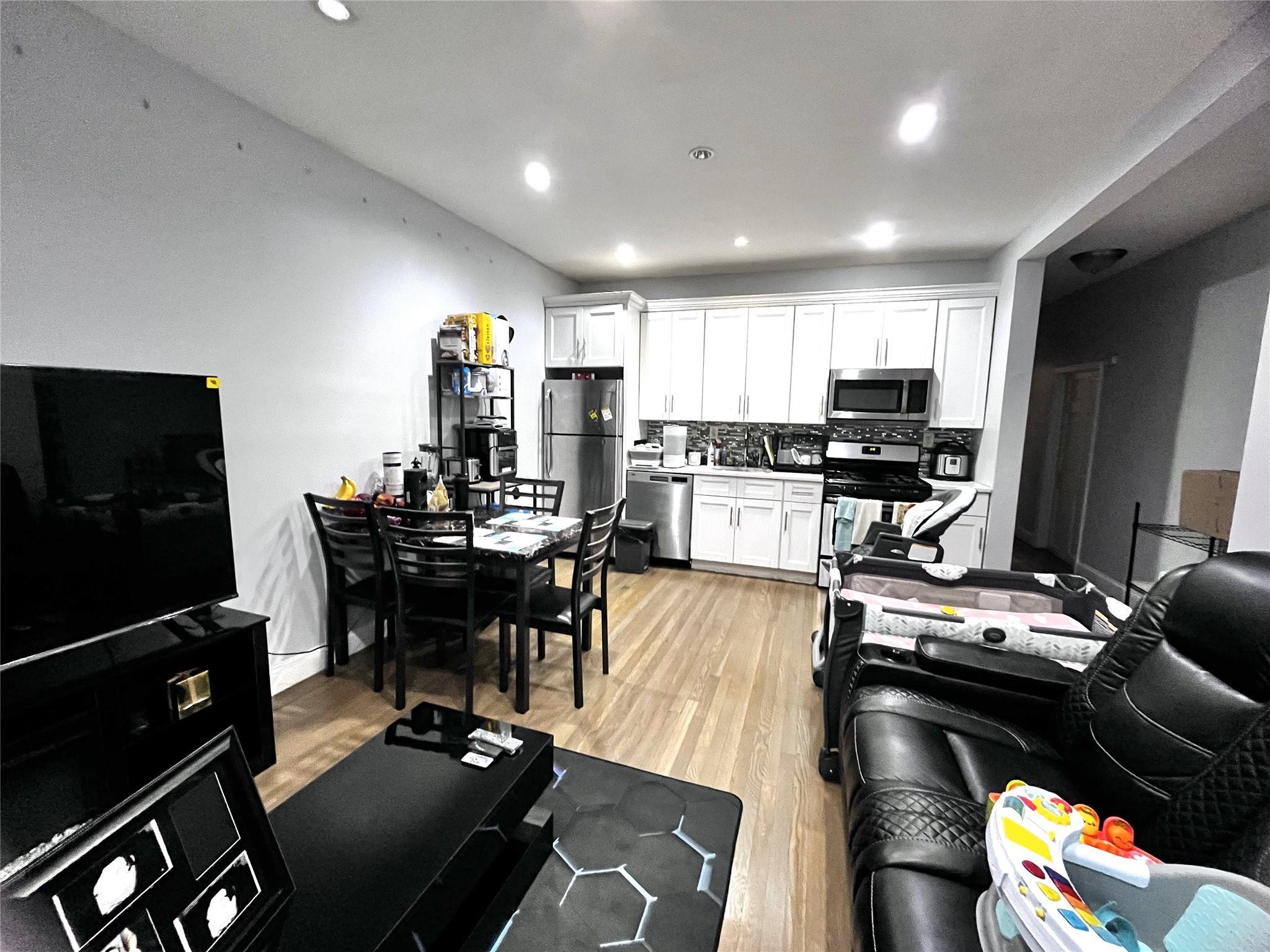 Single Family 32nd  Queens, NY 11370, MLS-886642-2