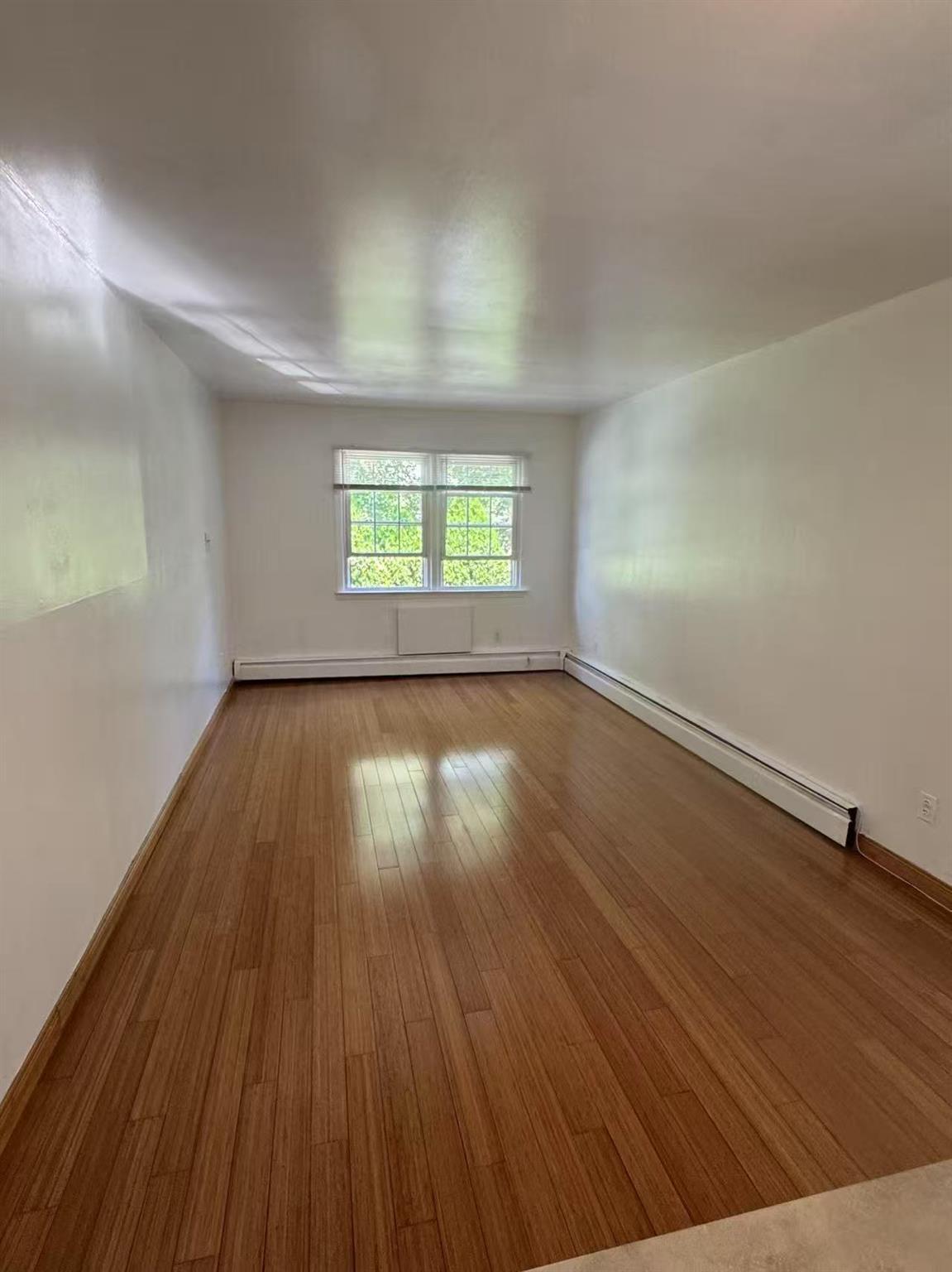 Apartment Clintonville  Queens, NY 11357, MLS-886653-3