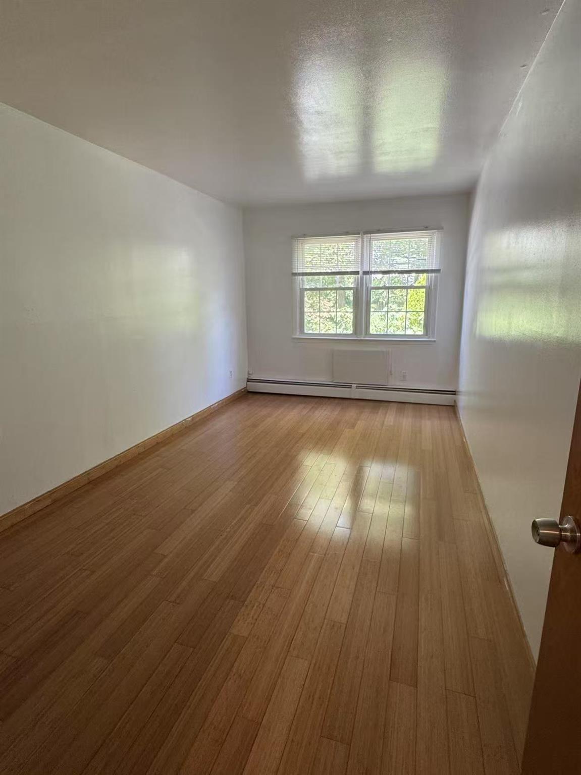 Apartment Clintonville  Queens, NY 11357, MLS-886653-4