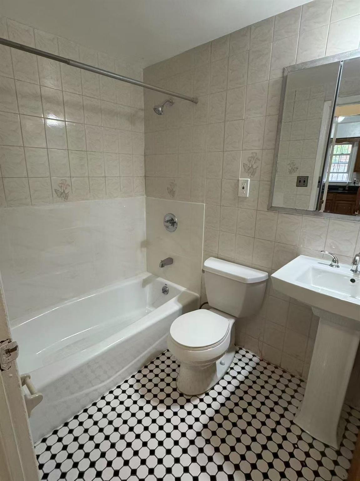 Apartment Clintonville  Queens, NY 11357, MLS-886653-7