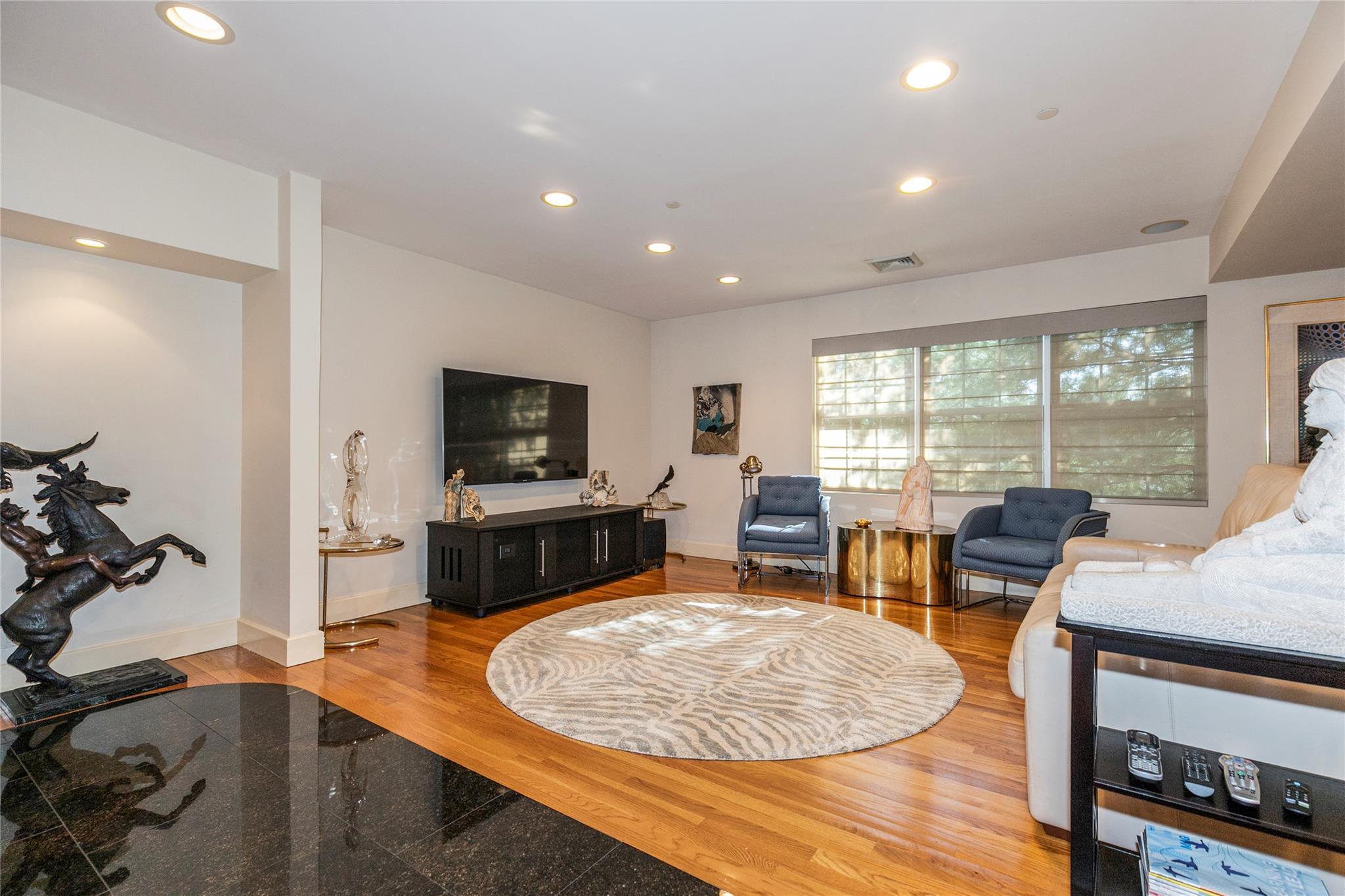 Condo Portico  Nassau County, NY 11021, MLS-886717-10