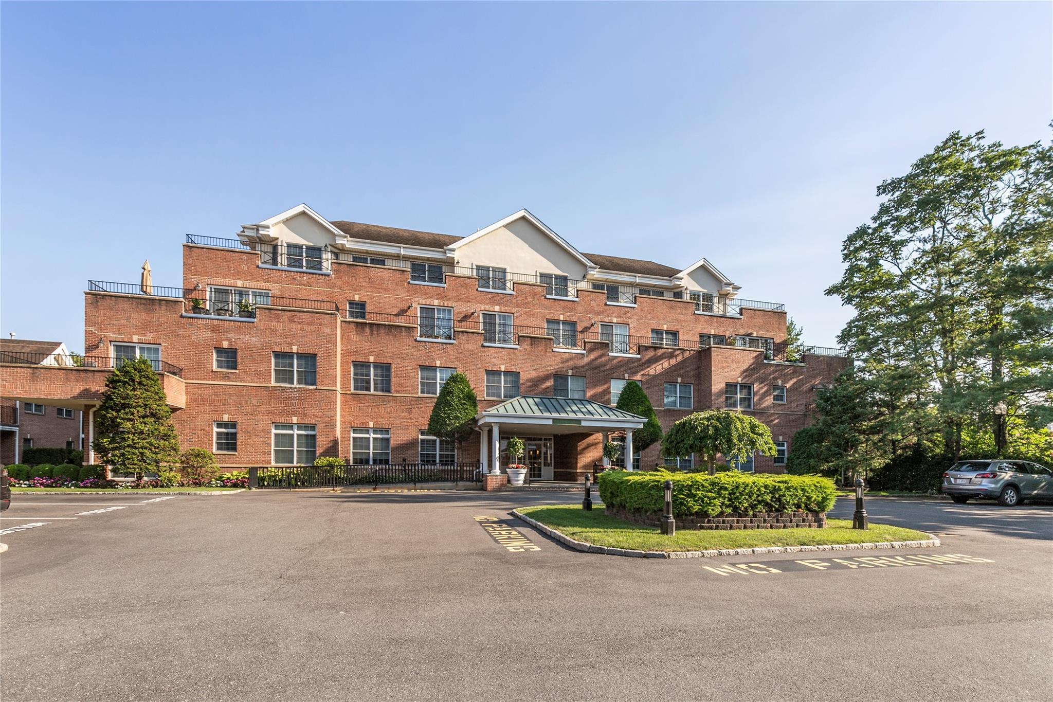 Condo Portico  Nassau County, NY 11021, MLS-886717-2