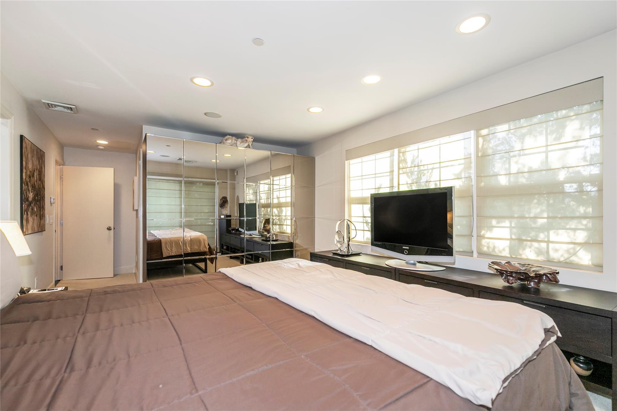 Condo Portico  Nassau County, NY 11021, MLS-886717-22