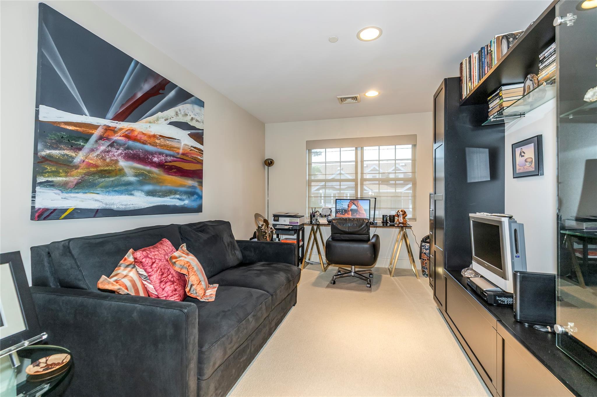 Condo Portico  Nassau County, NY 11021, MLS-886717-25