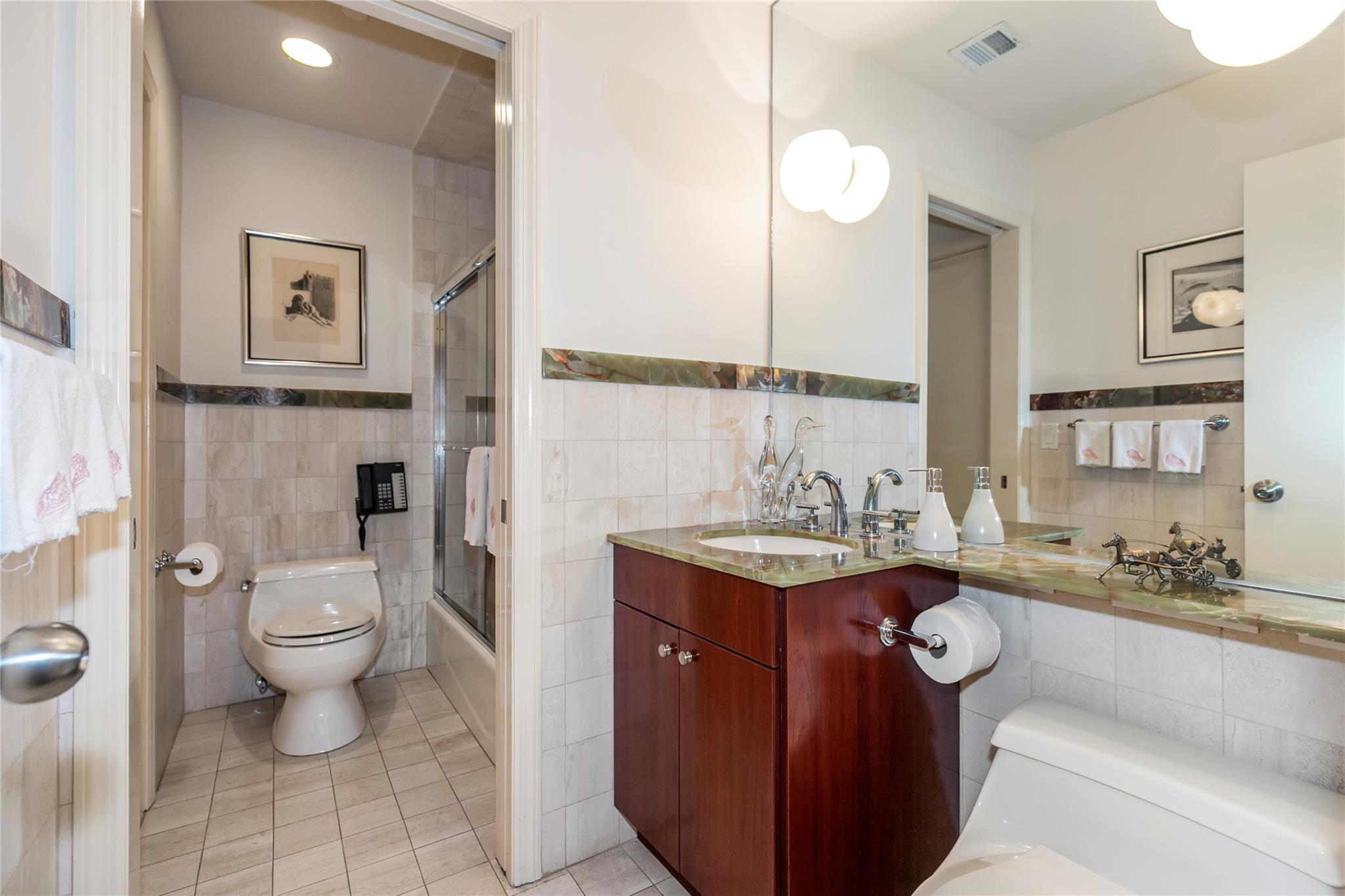 Condo Portico  Nassau County, NY 11021, MLS-886717-27
