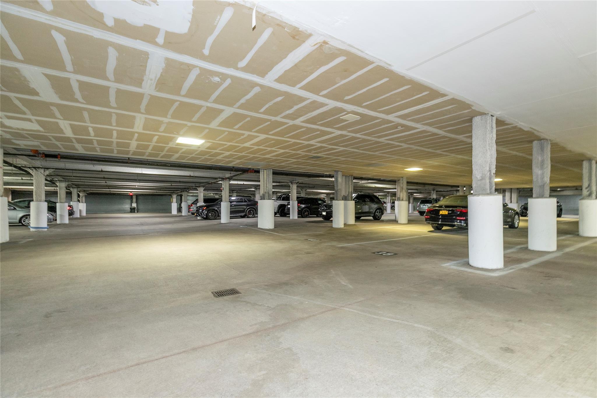 Condo Portico  Nassau County, NY 11021, MLS-886717-34