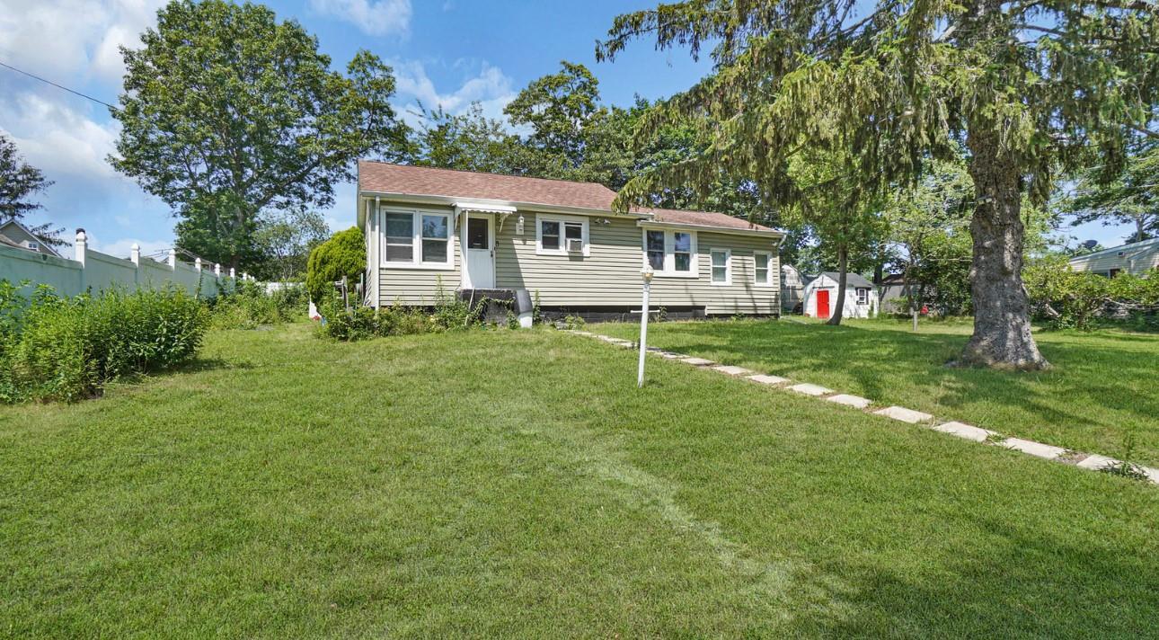 Single Family Maywood  Suffolk County, NY 11951, MLS-886722-2