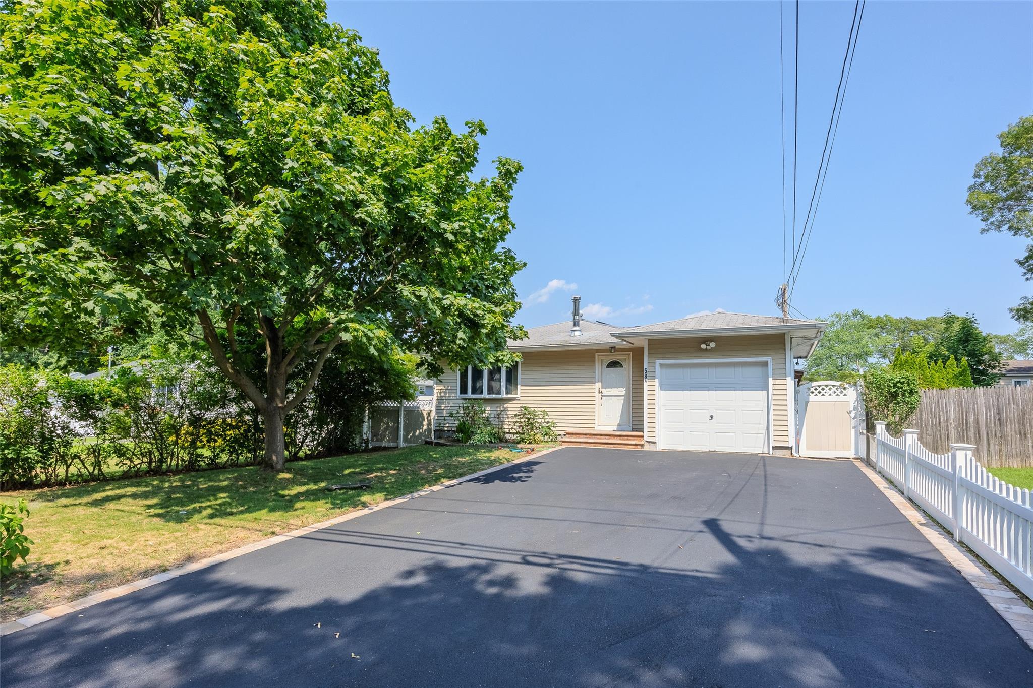 Single Family Superior  Suffolk County, NY 11776, MLS-886754-5