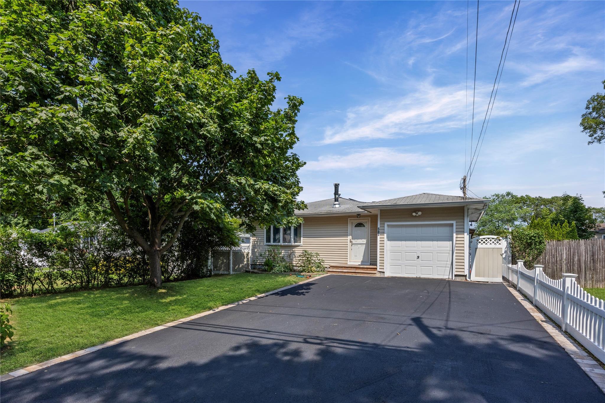 Single Family Superior  Suffolk County, NY 11776, MLS-886754-6