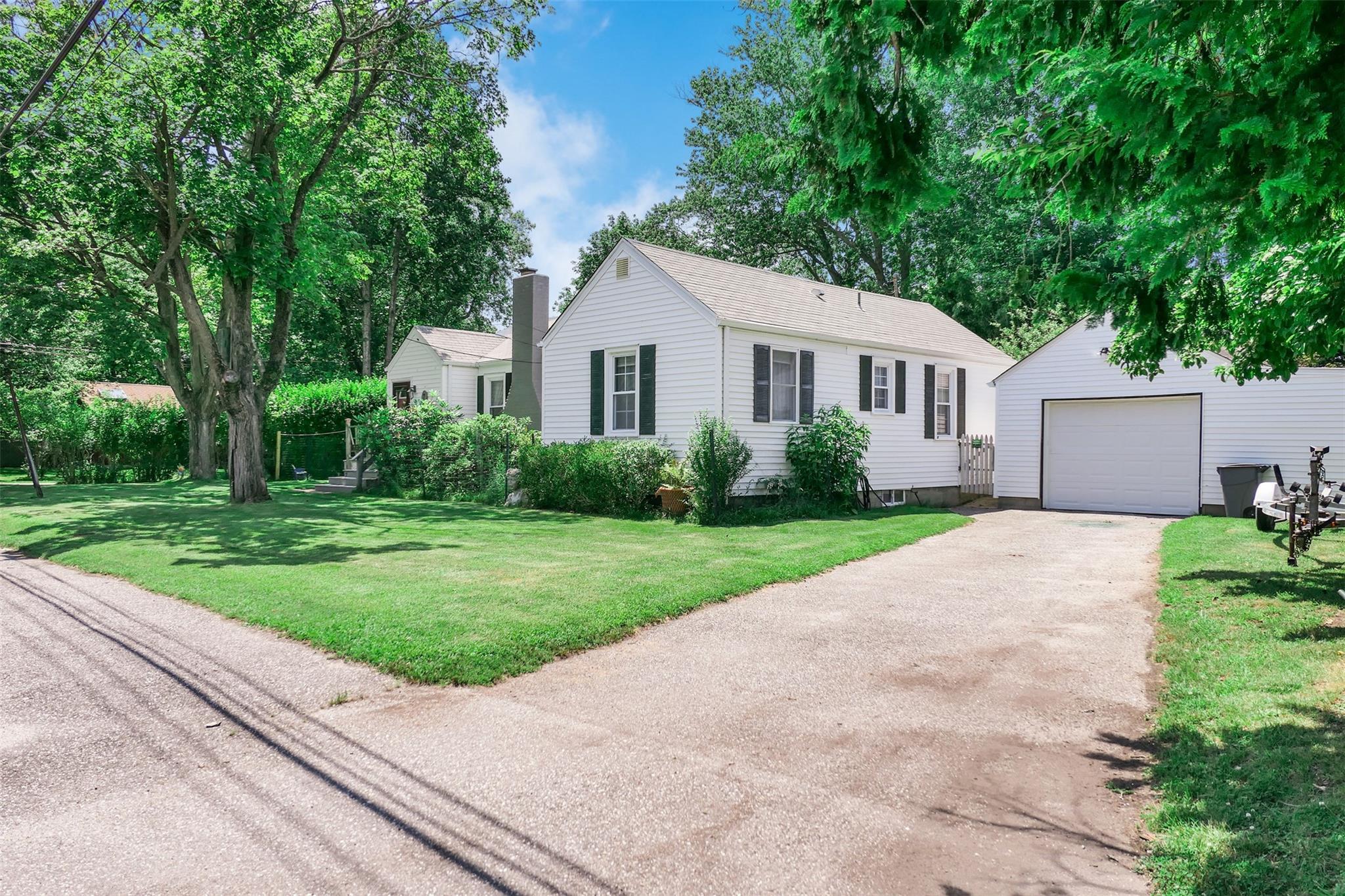 Single Family Clover  Suffolk County, NY 11719, MLS-886758-2