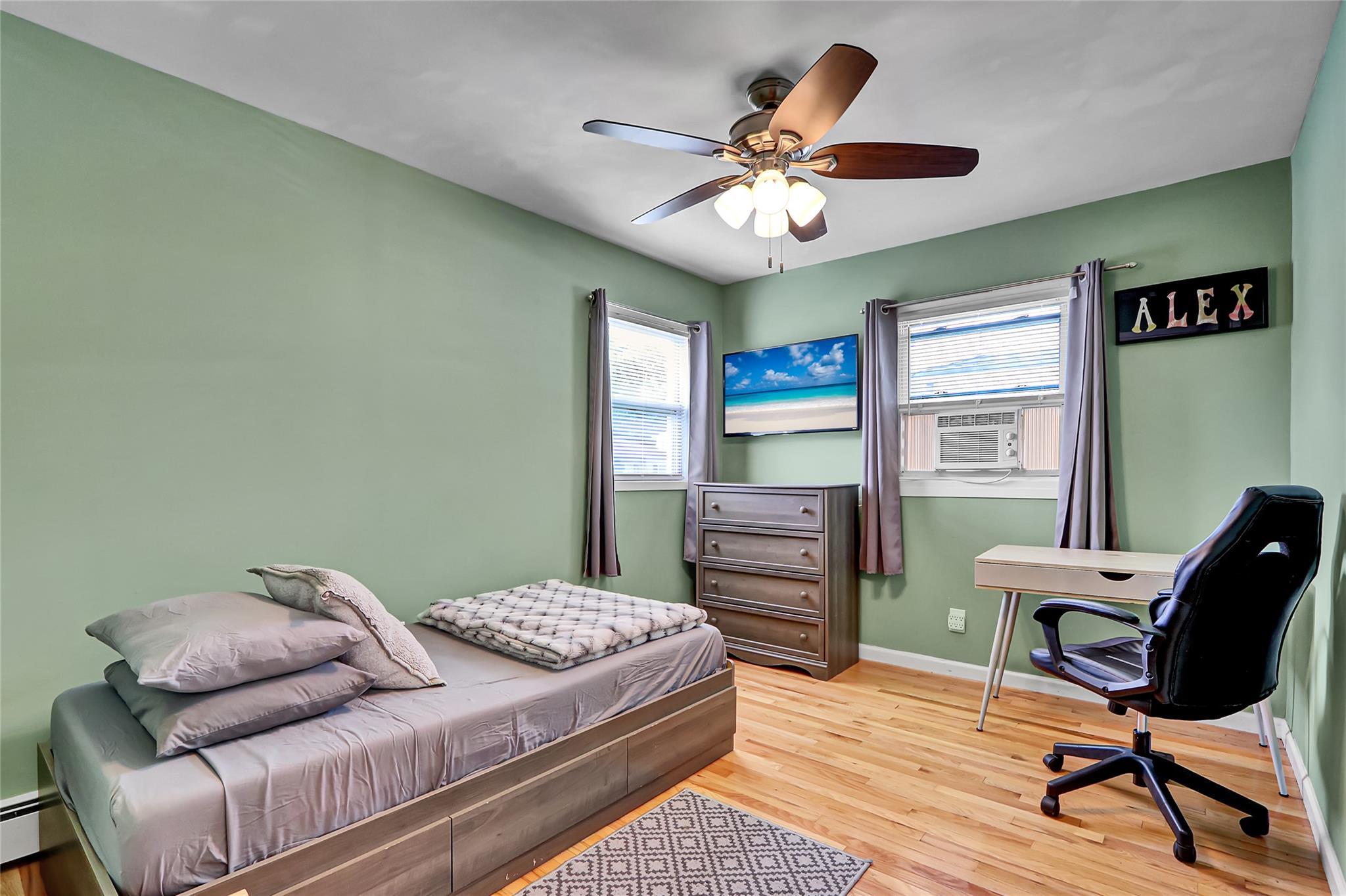 Single Family Somerset  Suffolk County, NY 11701, MLS-886841-11