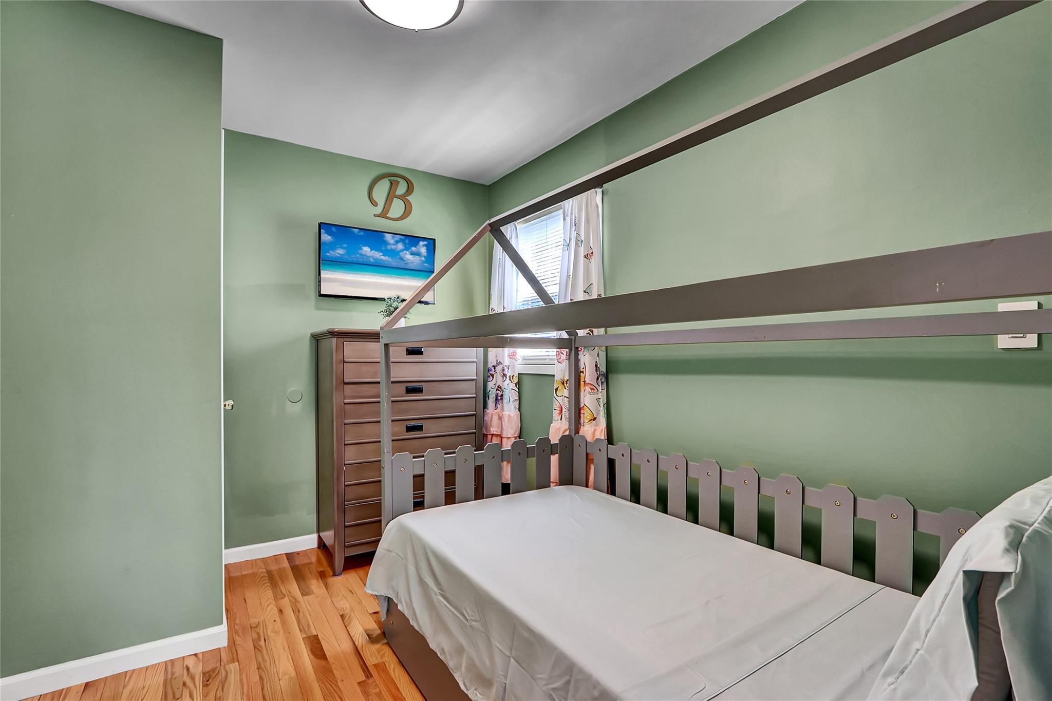Single Family Somerset  Suffolk County, NY 11701, MLS-886841-14