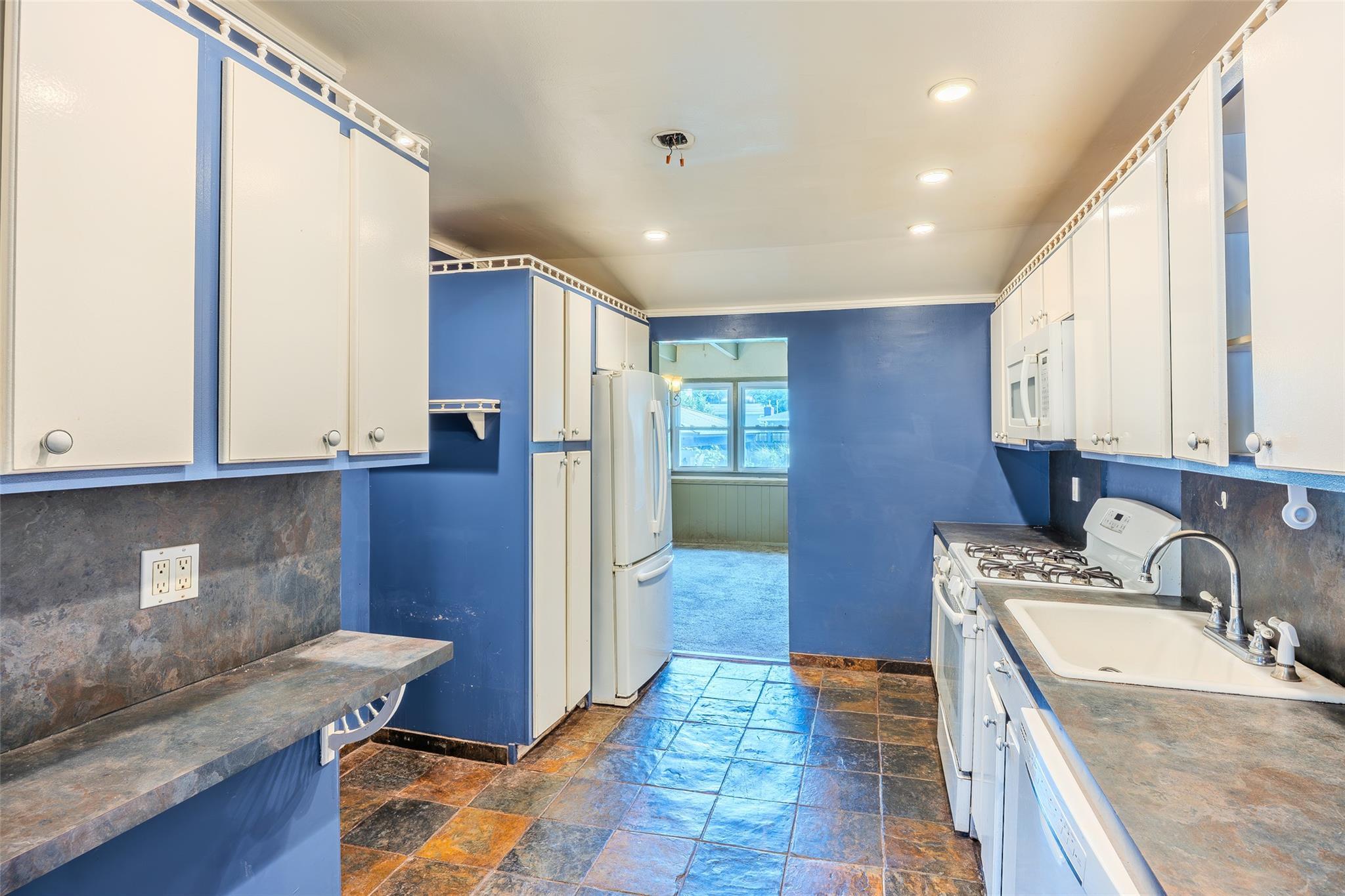 Single Family Rivera  Suffolk County, NY 11796, MLS-886853-11