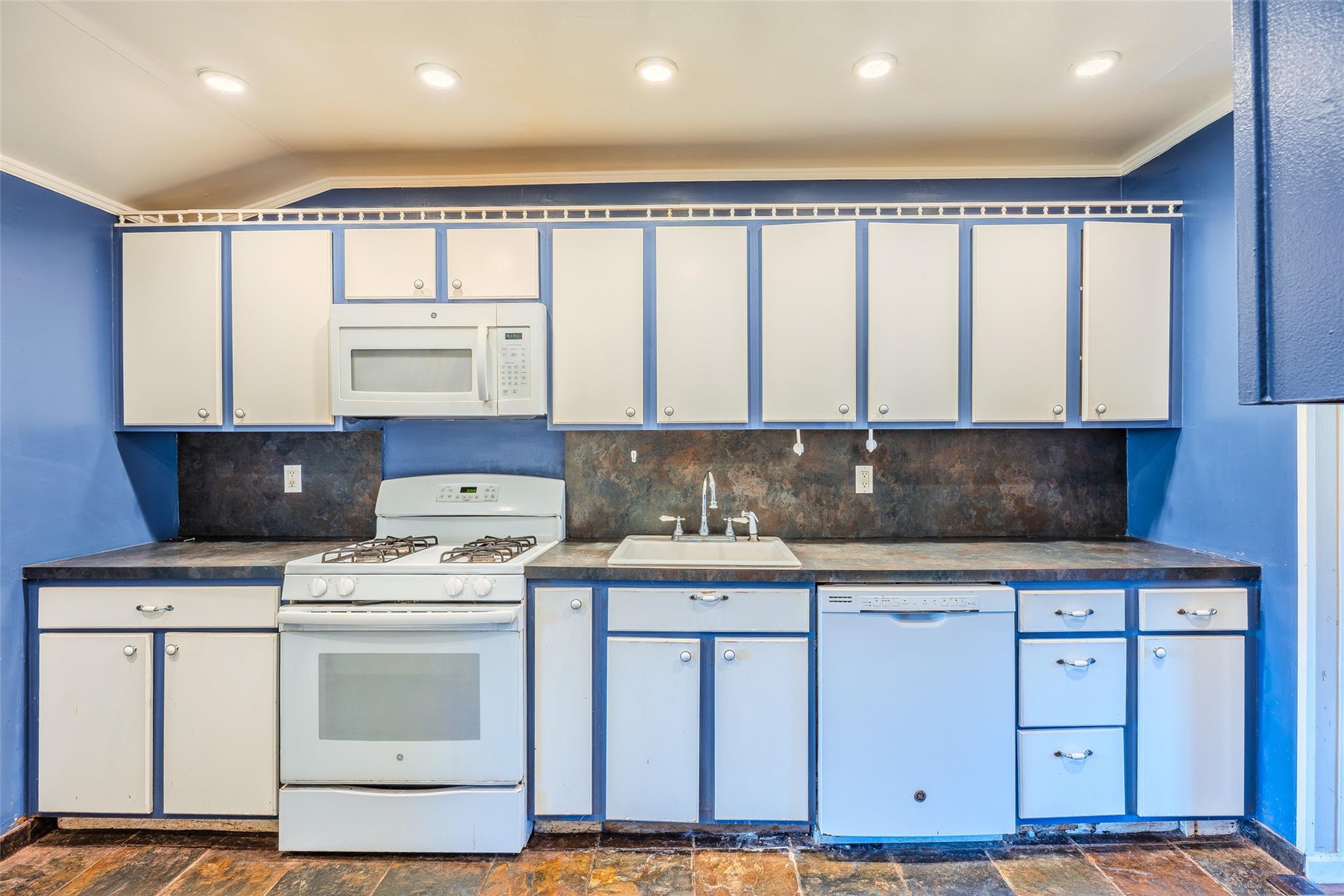 Single Family Rivera  Suffolk County, NY 11796, MLS-886853-12