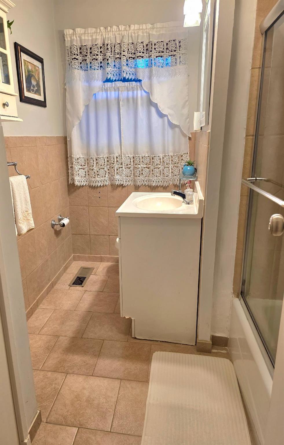 Single Family Hillside  Westchester County, NY 10603, MLS-886870-16