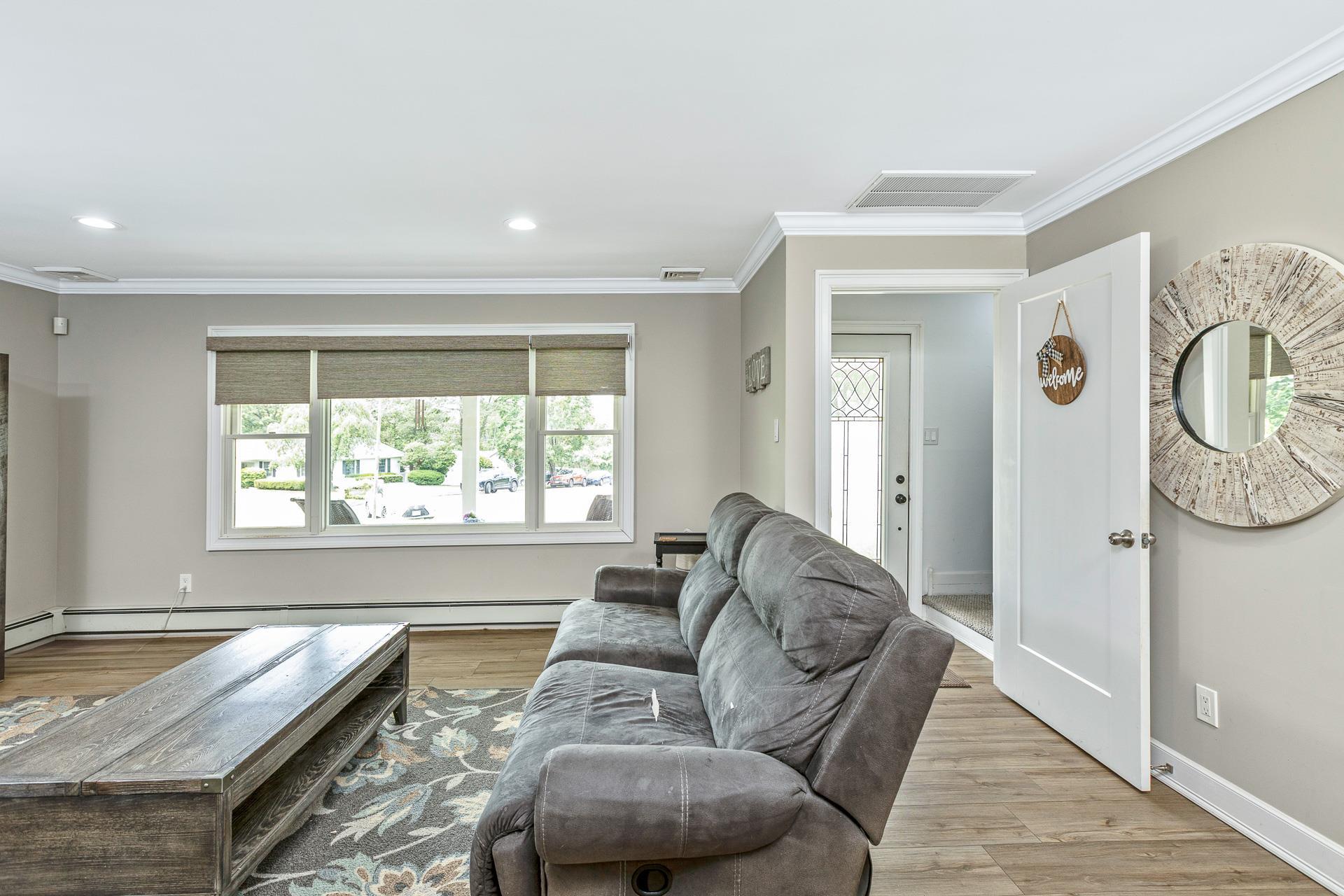 Single Family Hysler  Suffolk County, NY 11727, MLS-886907-13