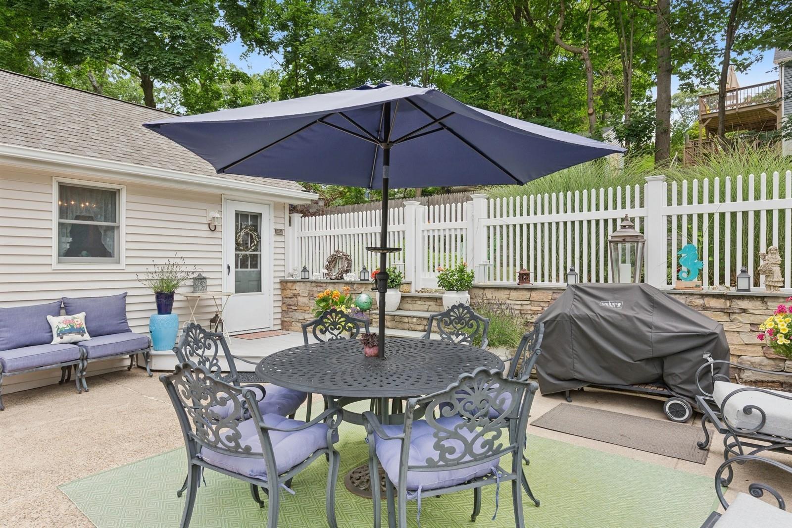 Single Family Locust  Suffolk County, NY 11778, MLS-886959-20