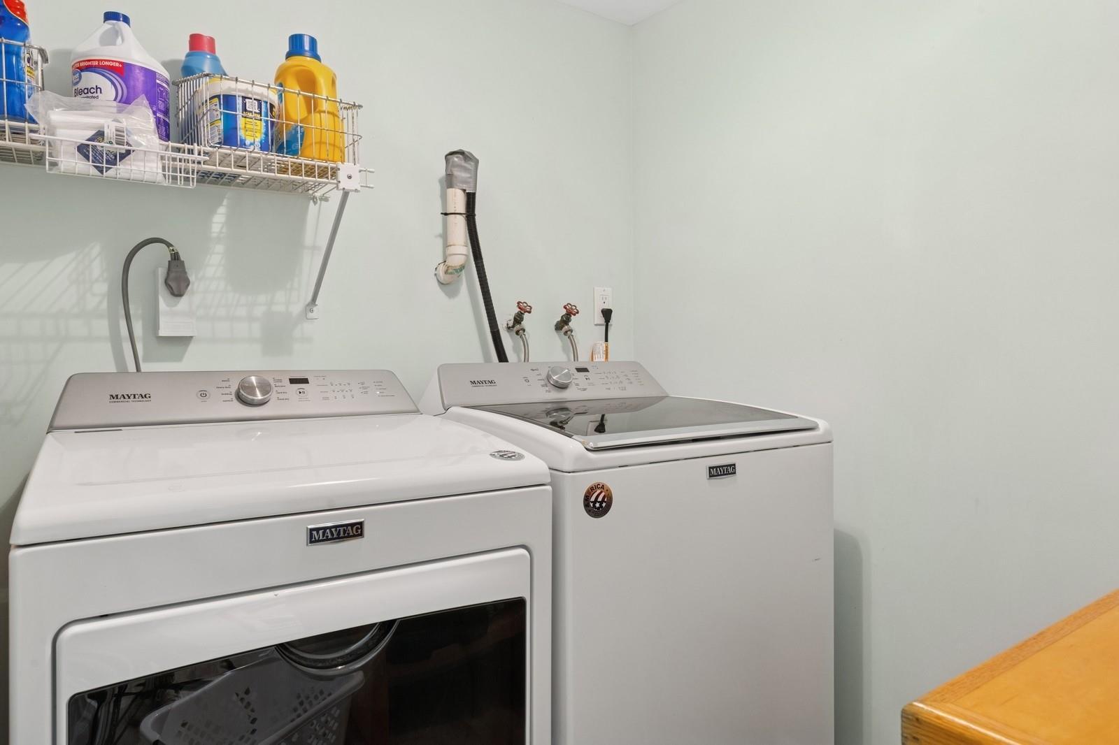 Single Family Locust  Suffolk County, NY 11778, MLS-886959-28