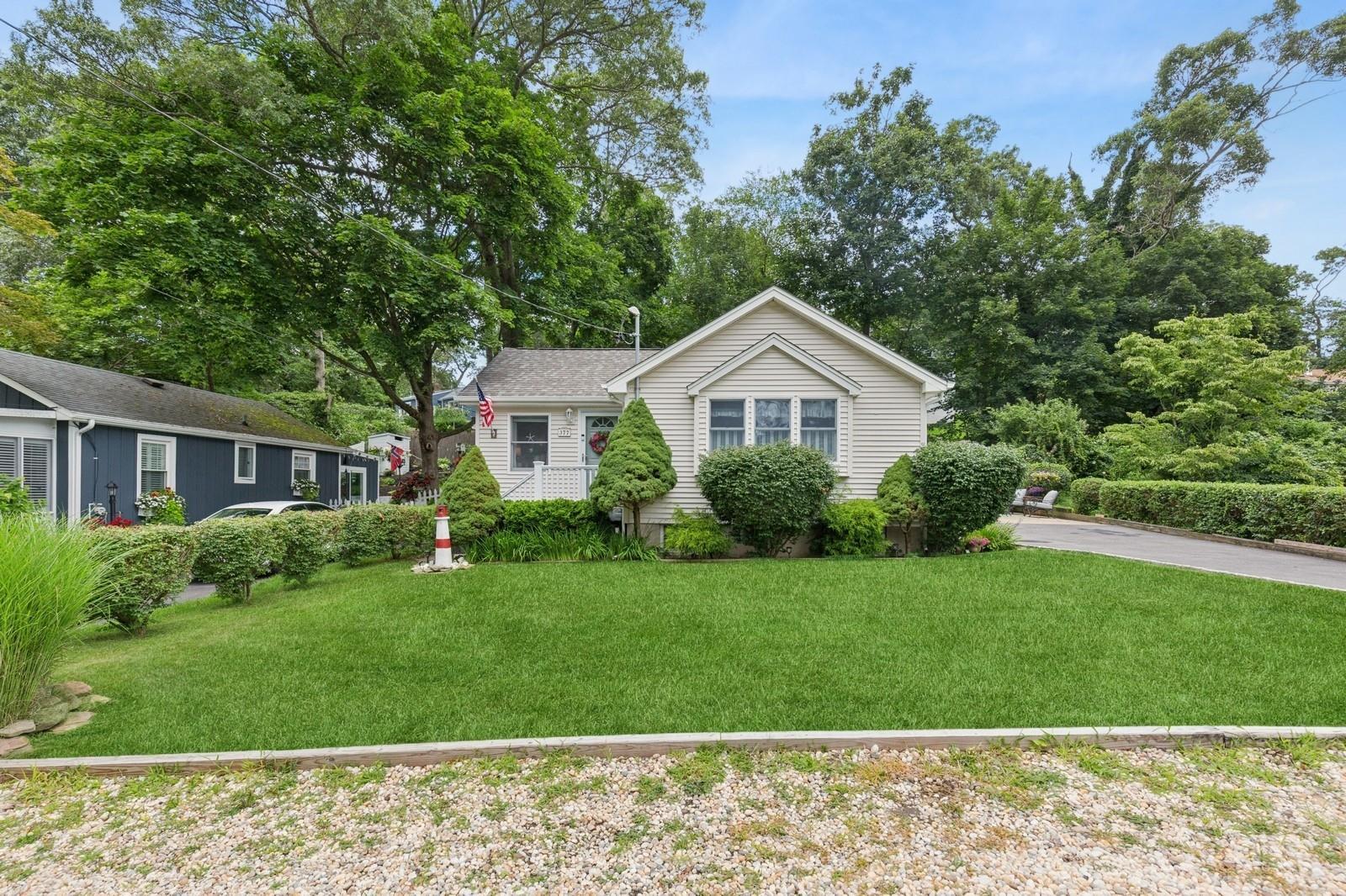 Single Family Locust  Suffolk County, NY 11778, MLS-886959-30