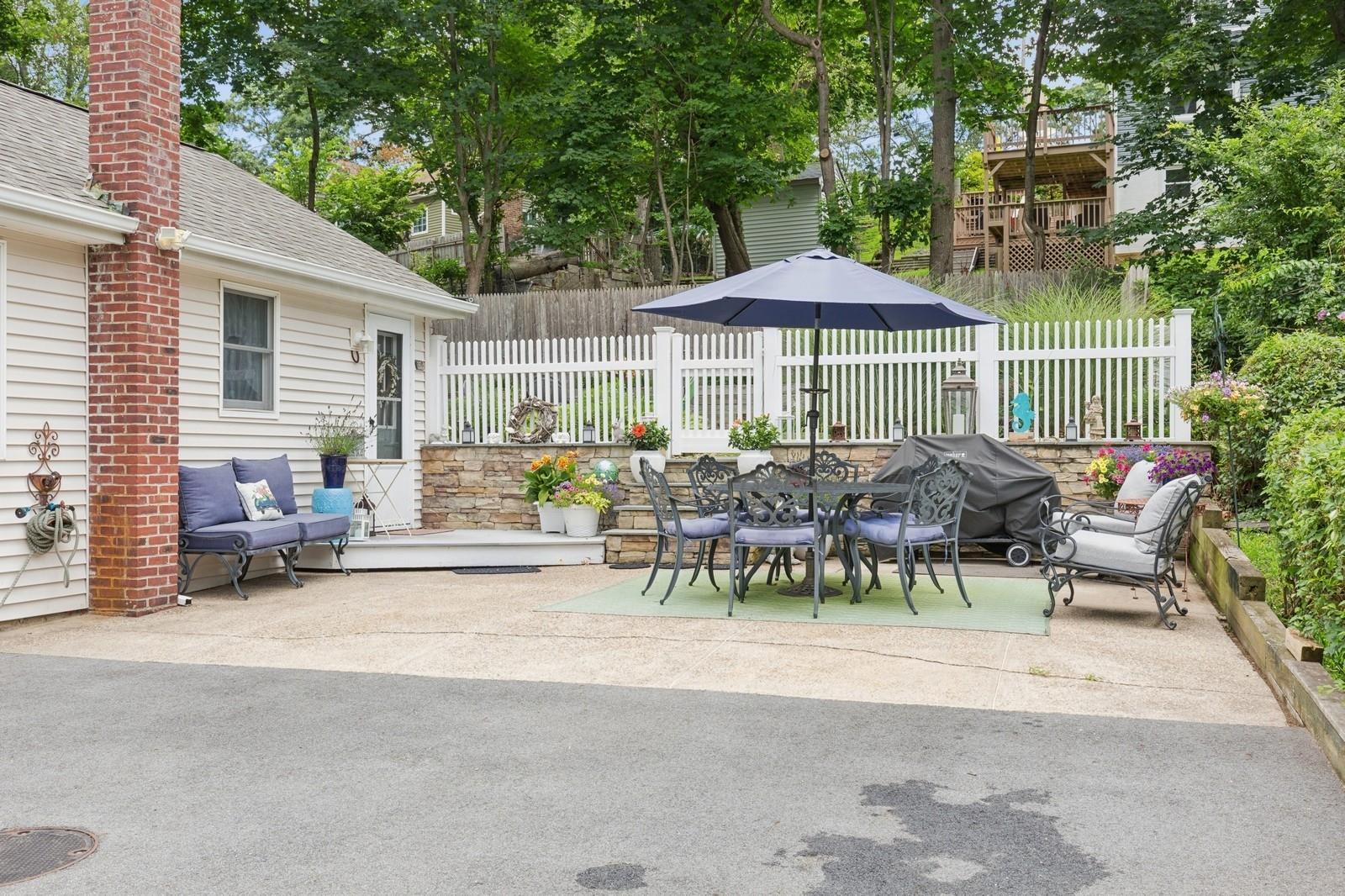 Single Family Locust  Suffolk County, NY 11778, MLS-886959-31