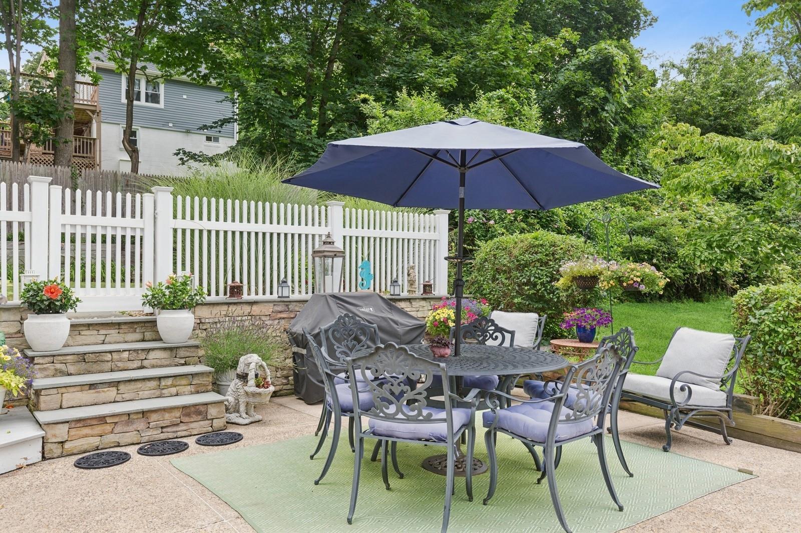 Single Family Locust  Suffolk County, NY 11778, MLS-886959-32